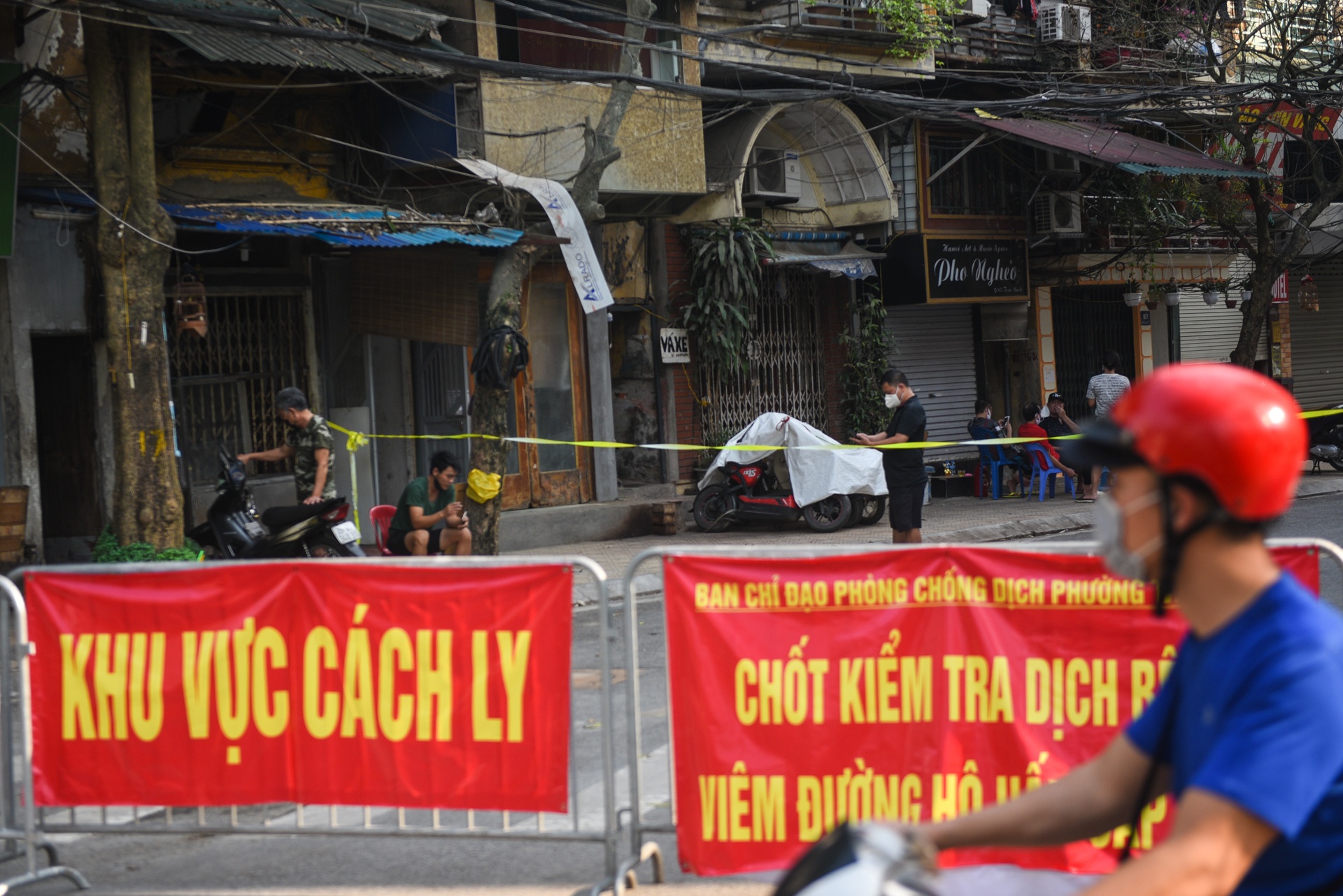 cuoc song trong khu cach ly tai Truc Bach anh 1