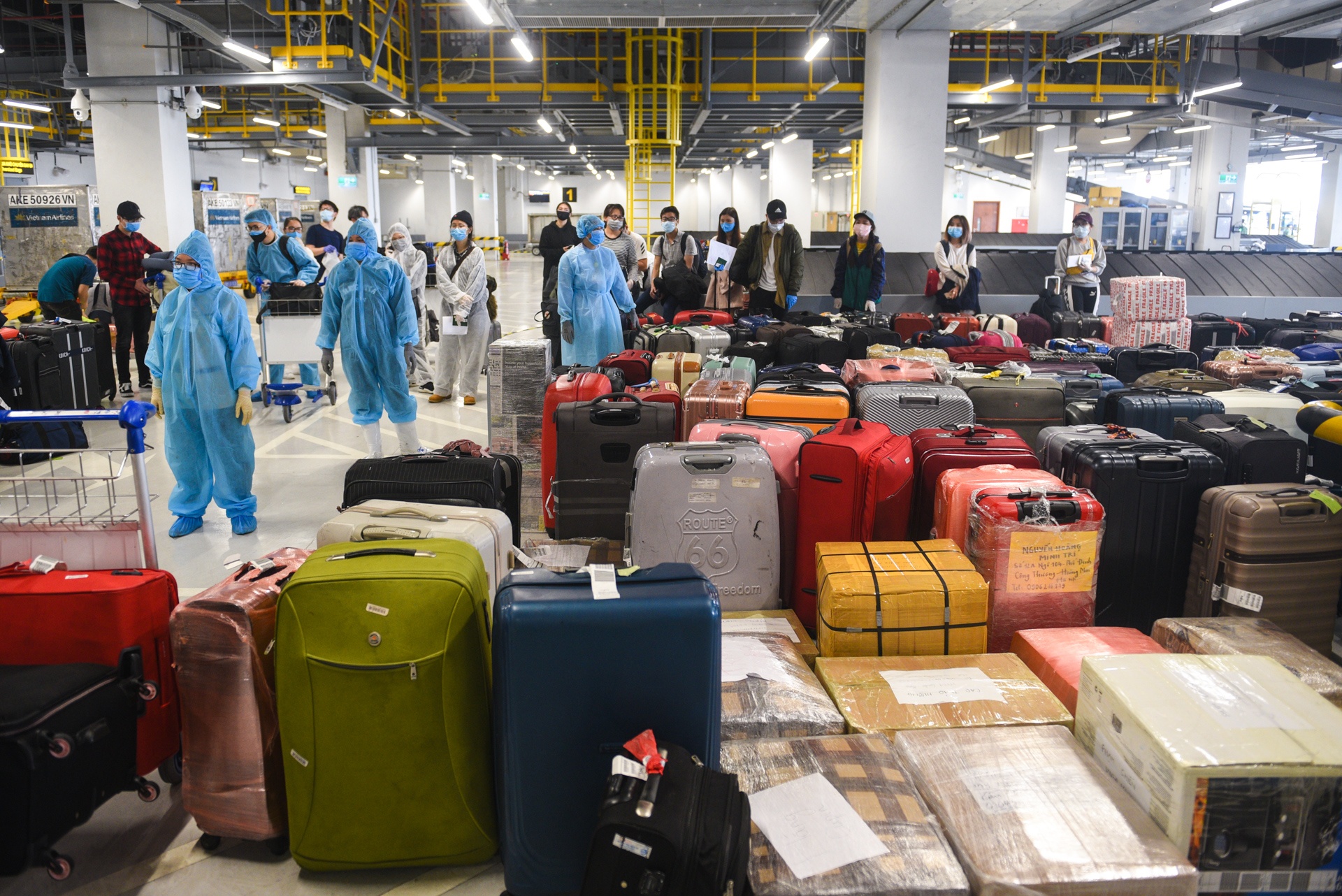 du hoc sinh tu vung dich tro ve anh 7