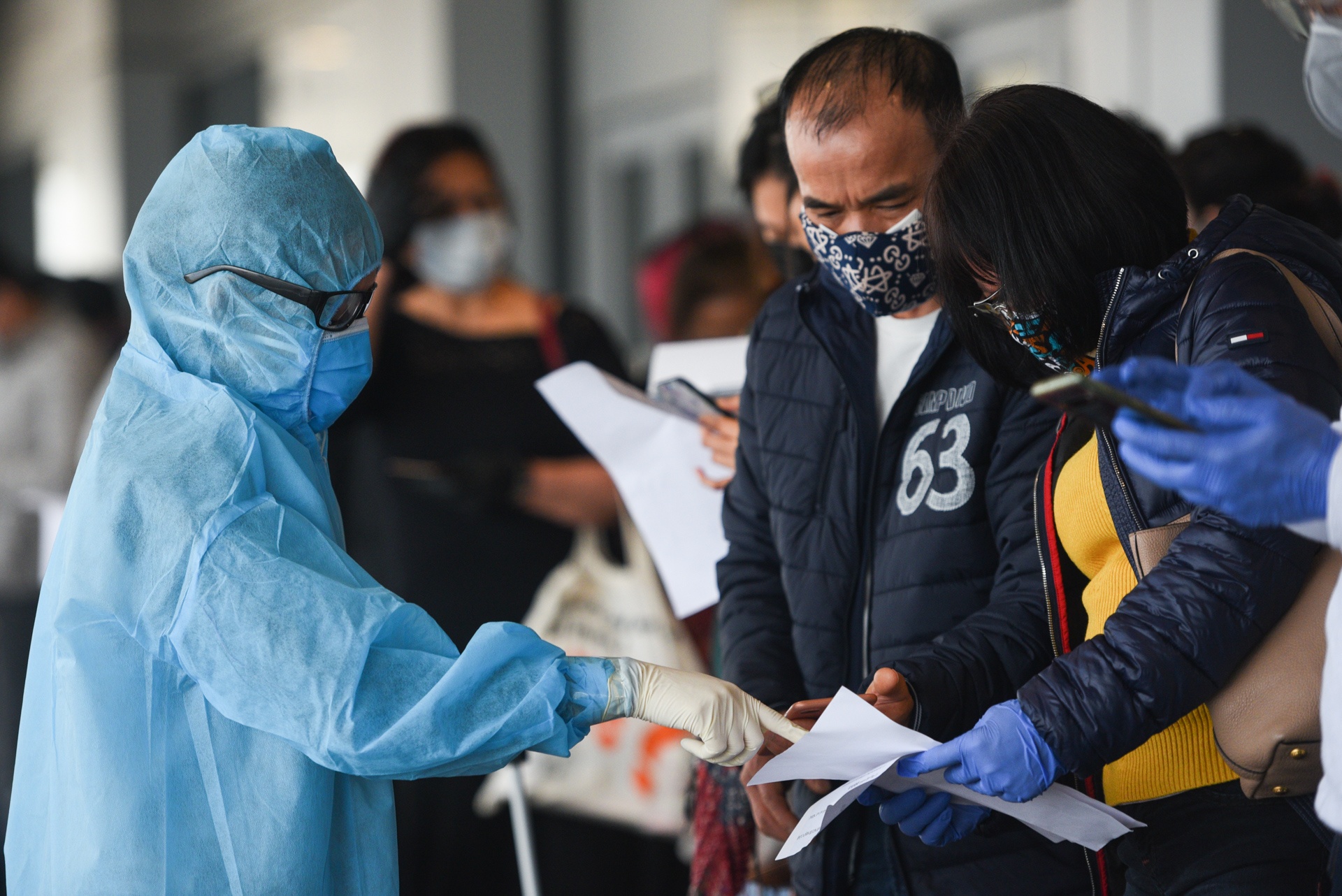 thu tuc nhap canh voi nguoi tu vung dich anh 3