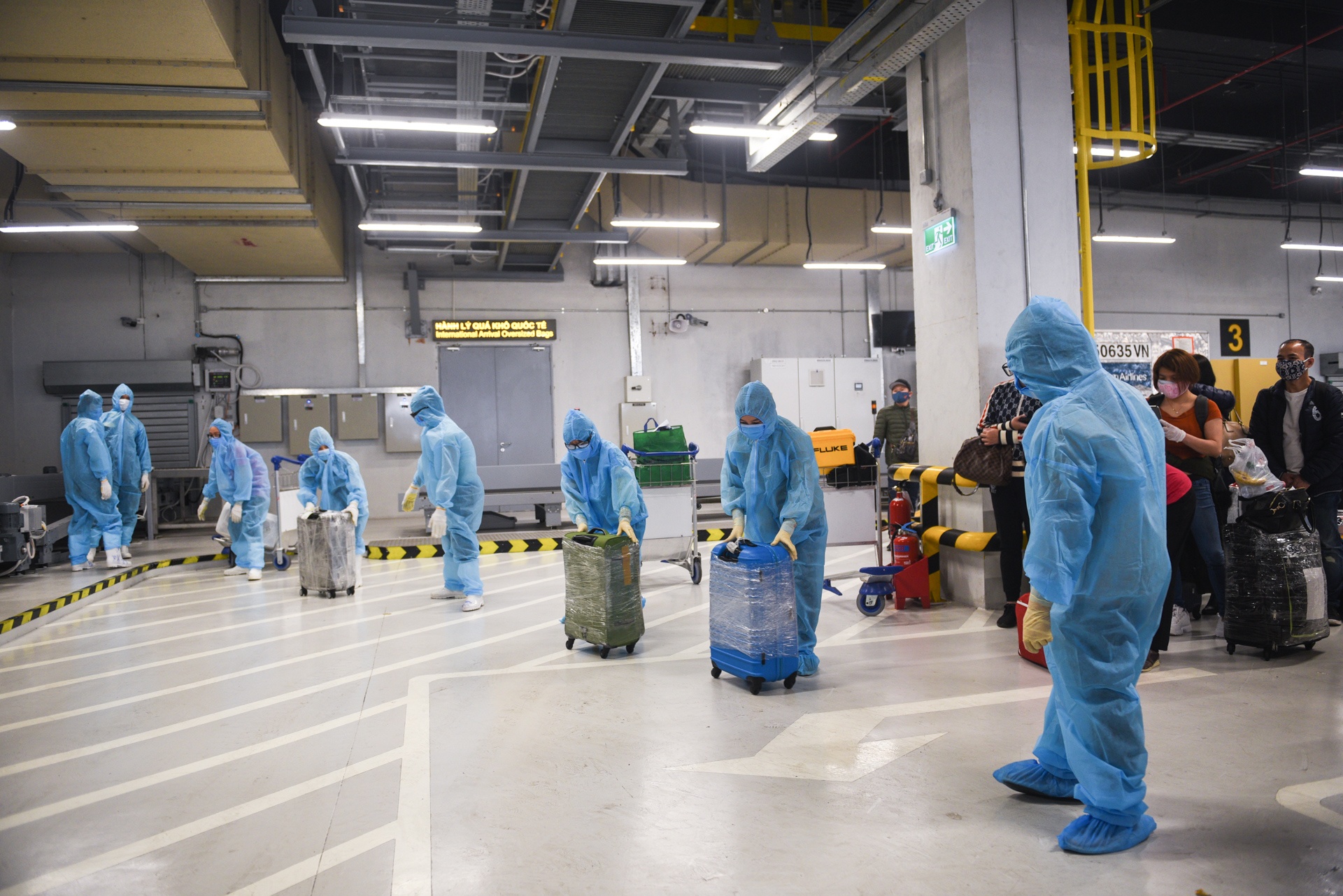 thu tuc nhap canh voi nguoi tu vung dich anh 5