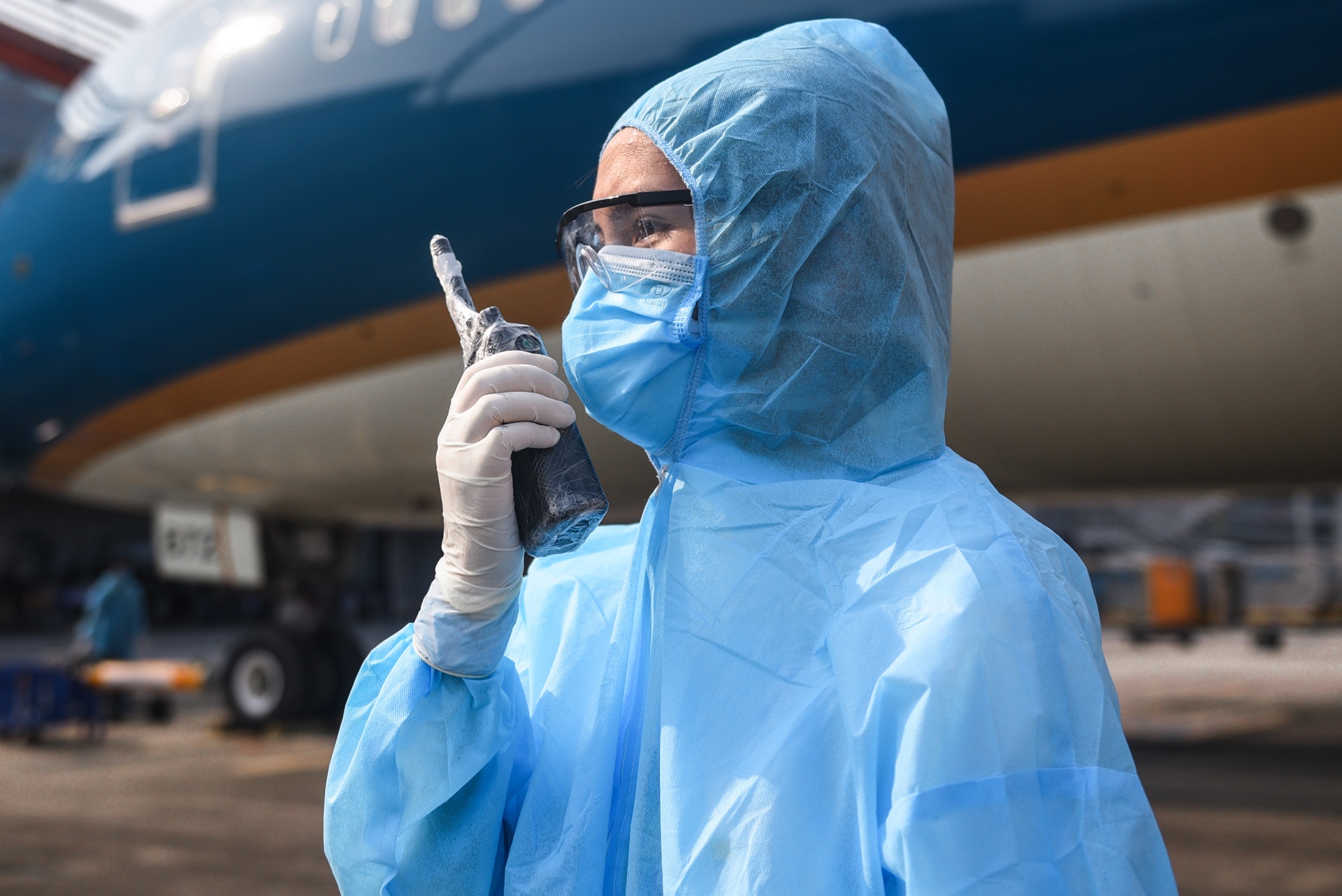 thu tuc nhap canh voi nguoi tu vung dich anh 9