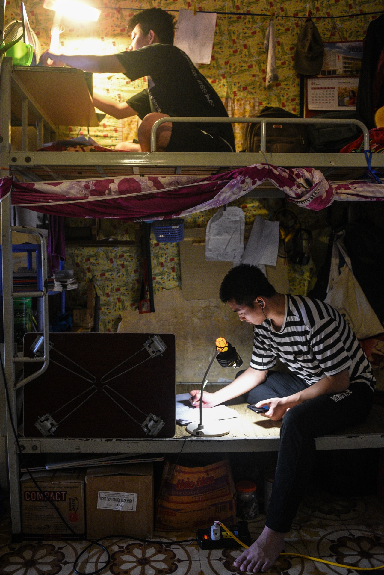 nhịp sống khác của người dân Hà Nội ngày nghỉ dịch ảnh 23 nhip song khac cua nguoi dan Ha Noi ngay nghi dich anh 23