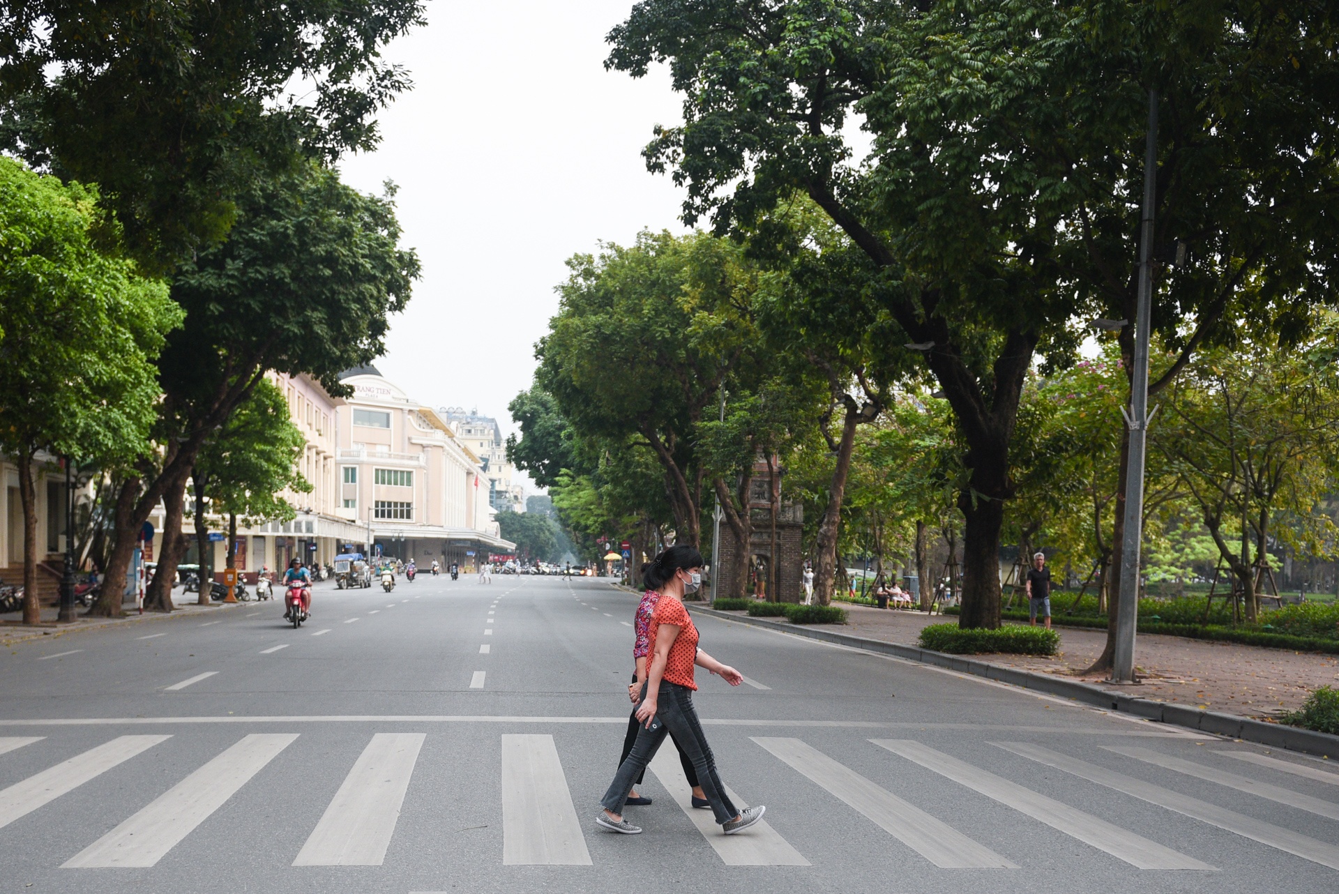 nhịp sống khác của người dân Hà Nội ngày nghỉ dịch ảnh 3 nhip song khac cua nguoi dan Ha Noi ngay nghi dich anh 3