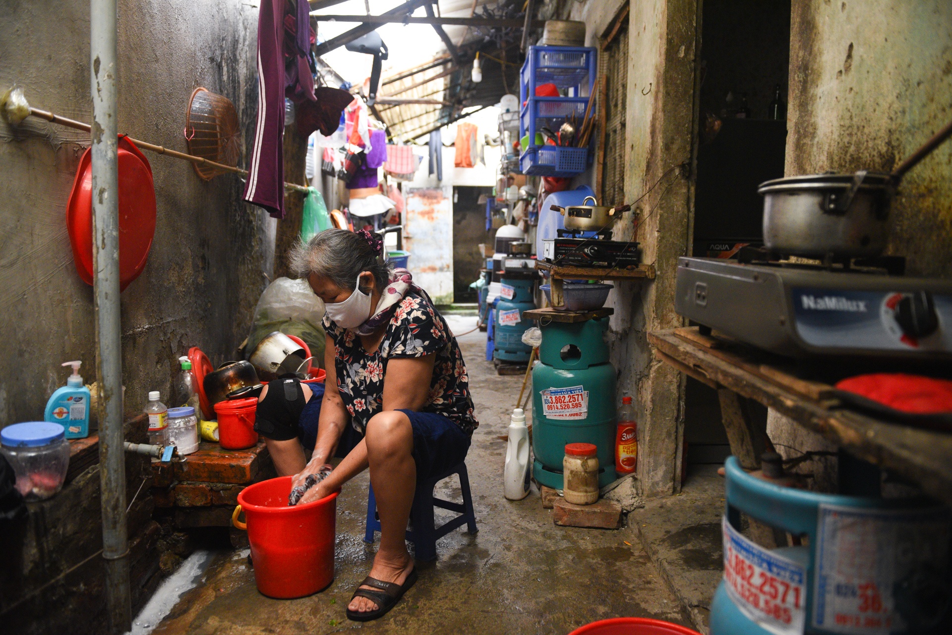 xom chay than bach mai can ke dich covid-19 anh 4