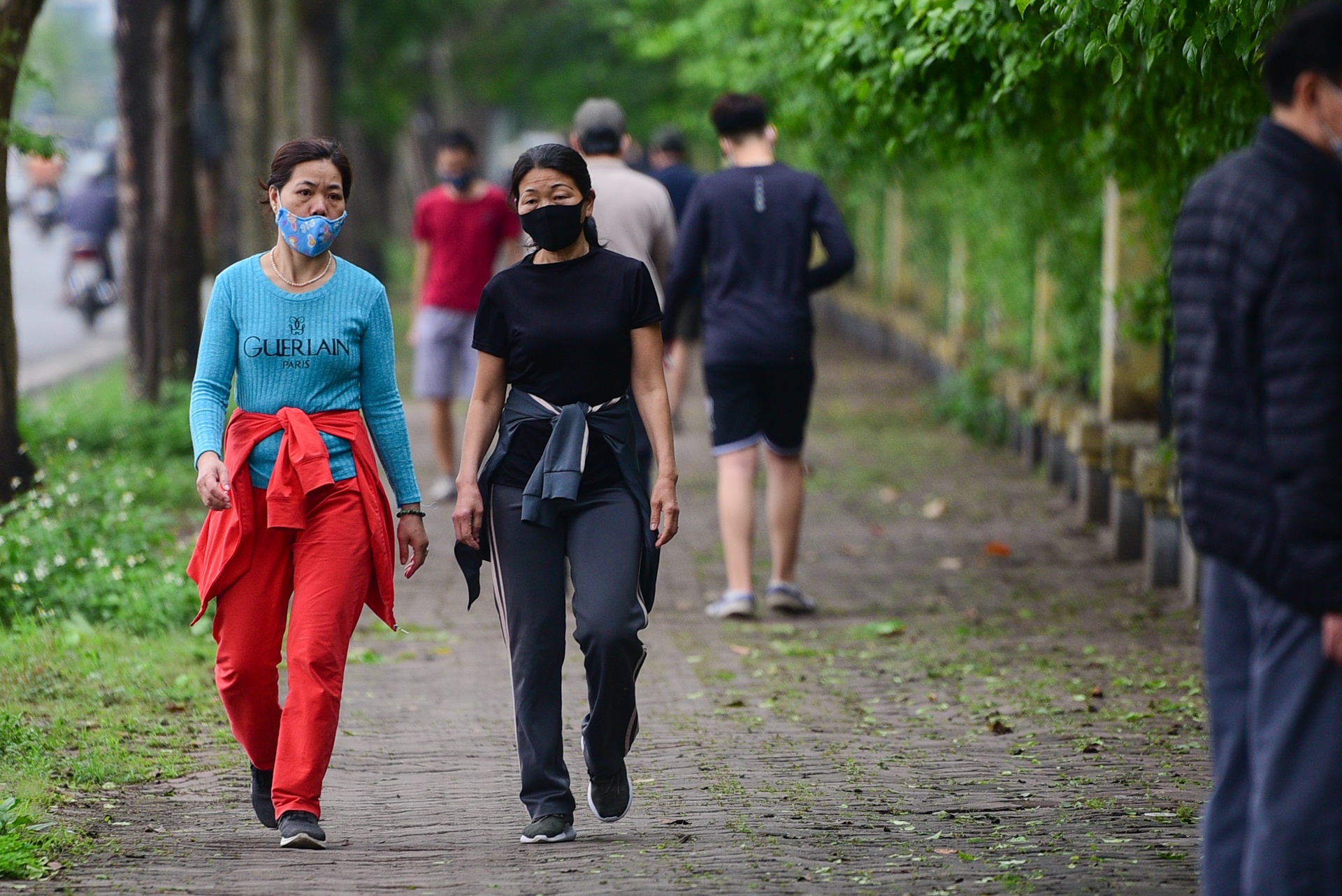 nguoi dan treo rao tap the duc anh 1