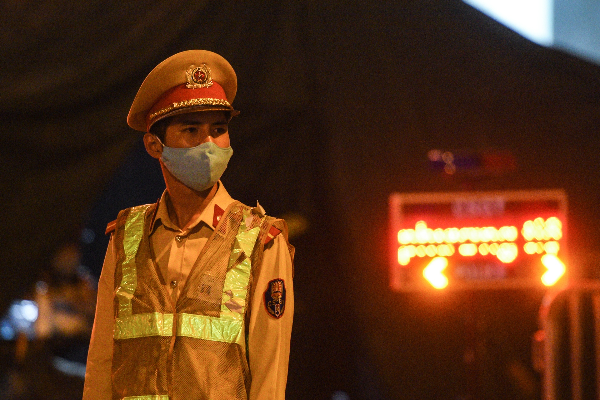 kiem soat y te ngay dem tai cua ngo Ha Noi anh 10