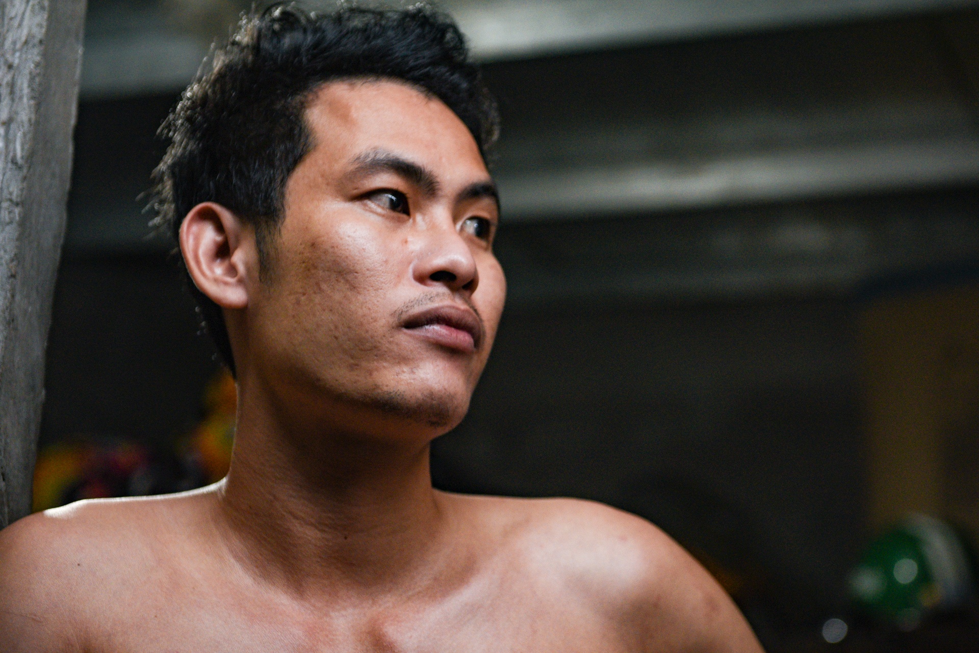 Nguoi ngheo thanh pho choi voi giua dai dich hinh anh