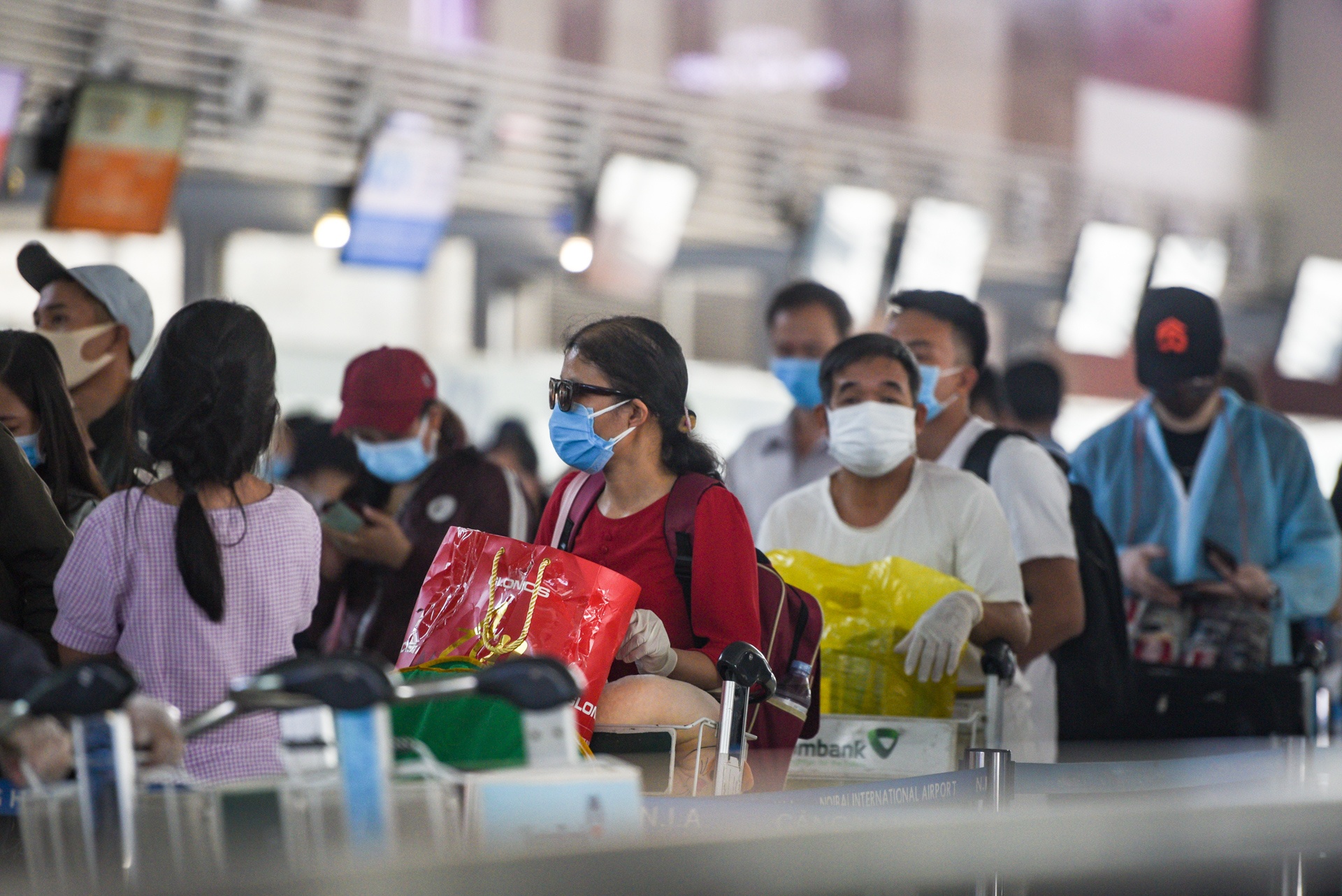 san bay nhon nhip tro lai trong lenh cach ly anh 3