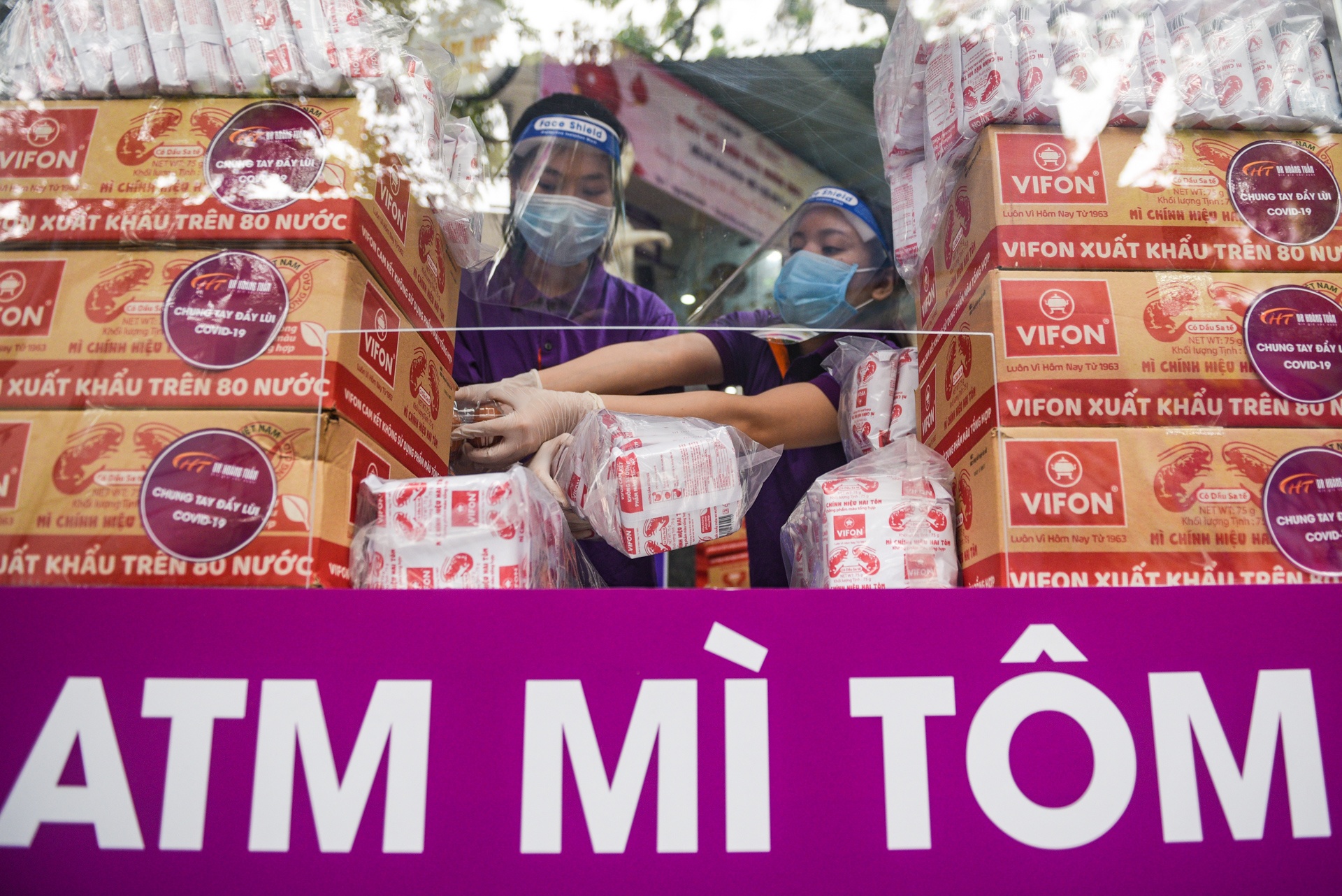 ATM mi tom phat mien phi 100.000 goi anh 3