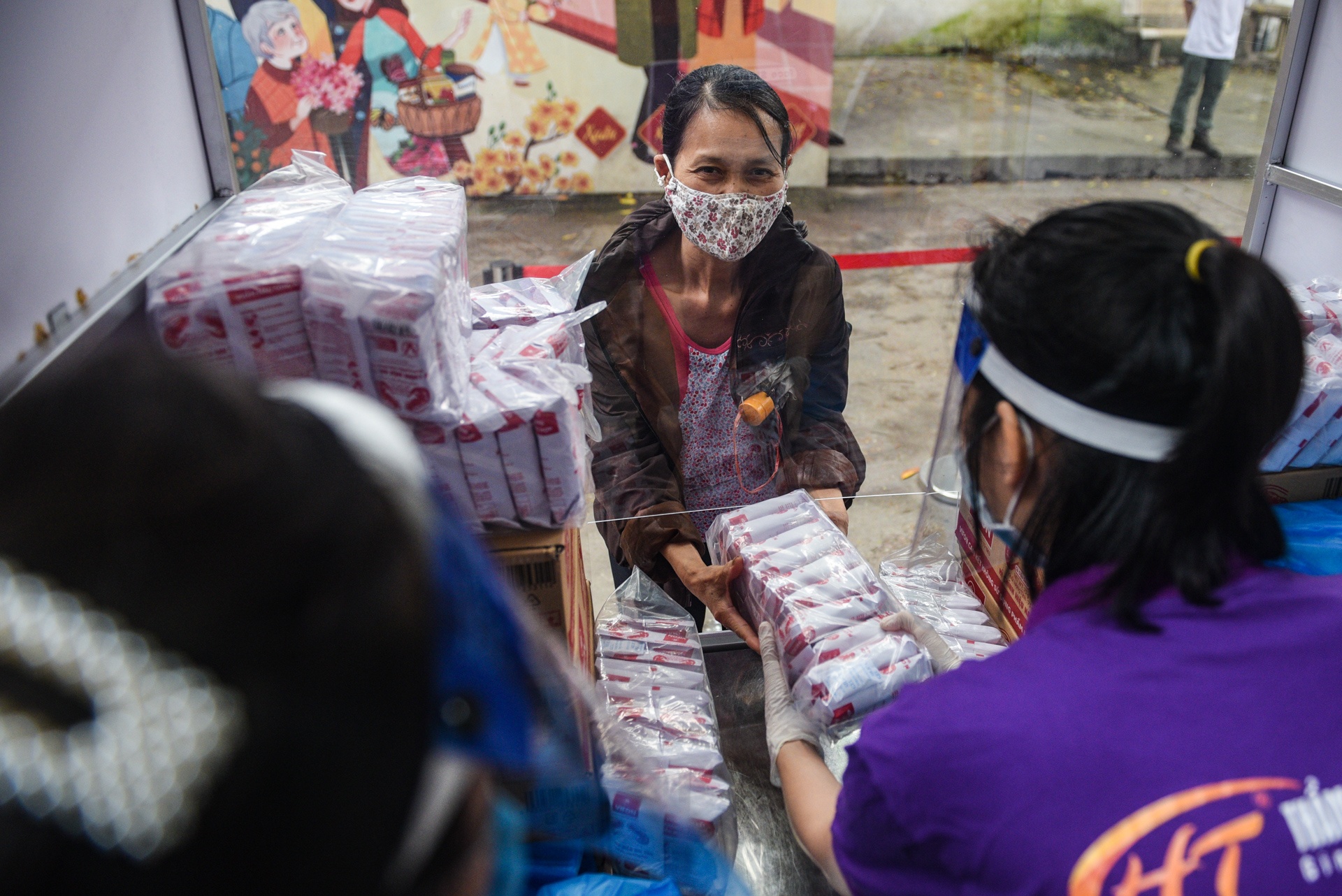 ATM mi tom phat mien phi 100.000 goi anh 6