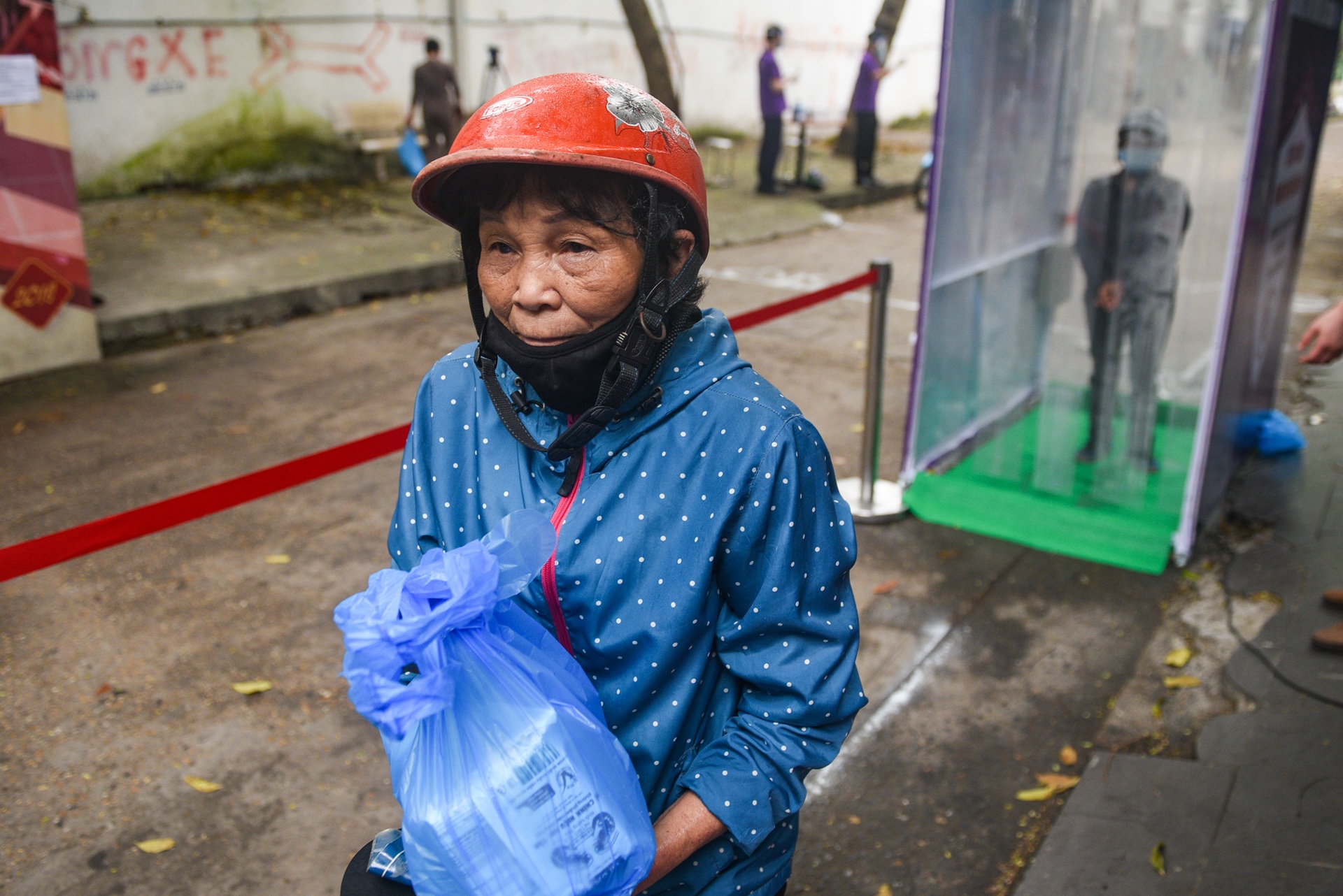 ATM mi tom phat mien phi 100.000 goi anh 2