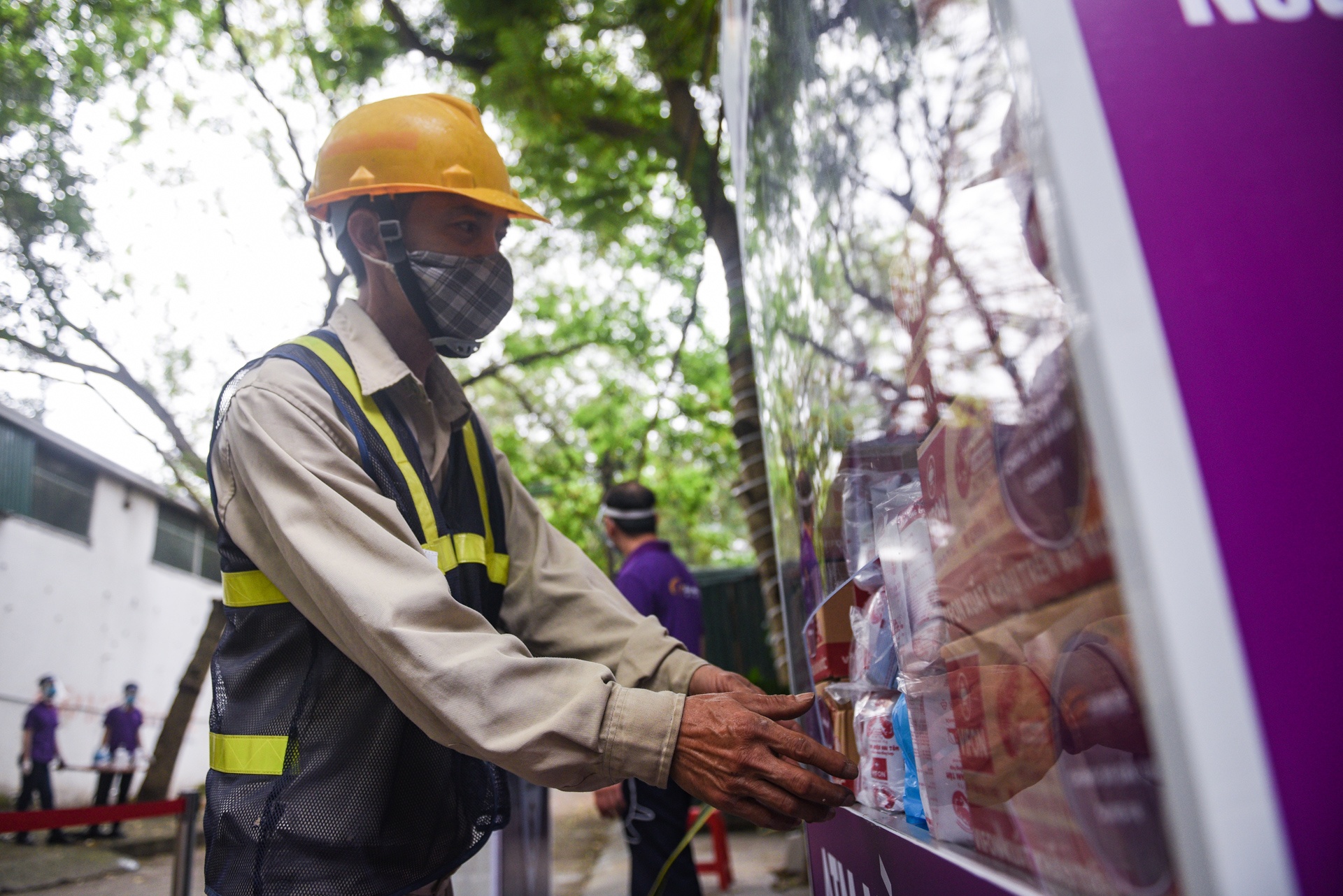 ATM mi tom phat mien phi 100.000 goi anh 5