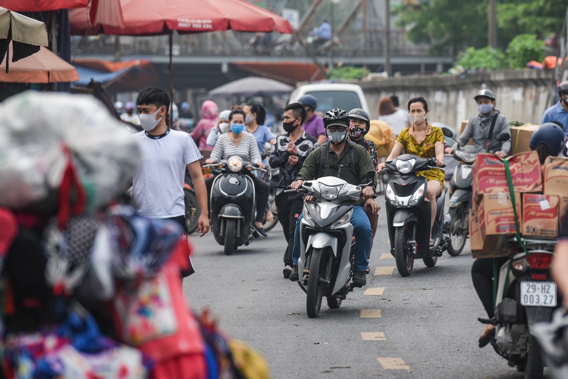 Ha Noi ngay cuoi cung cach ly xa hoi anh 8