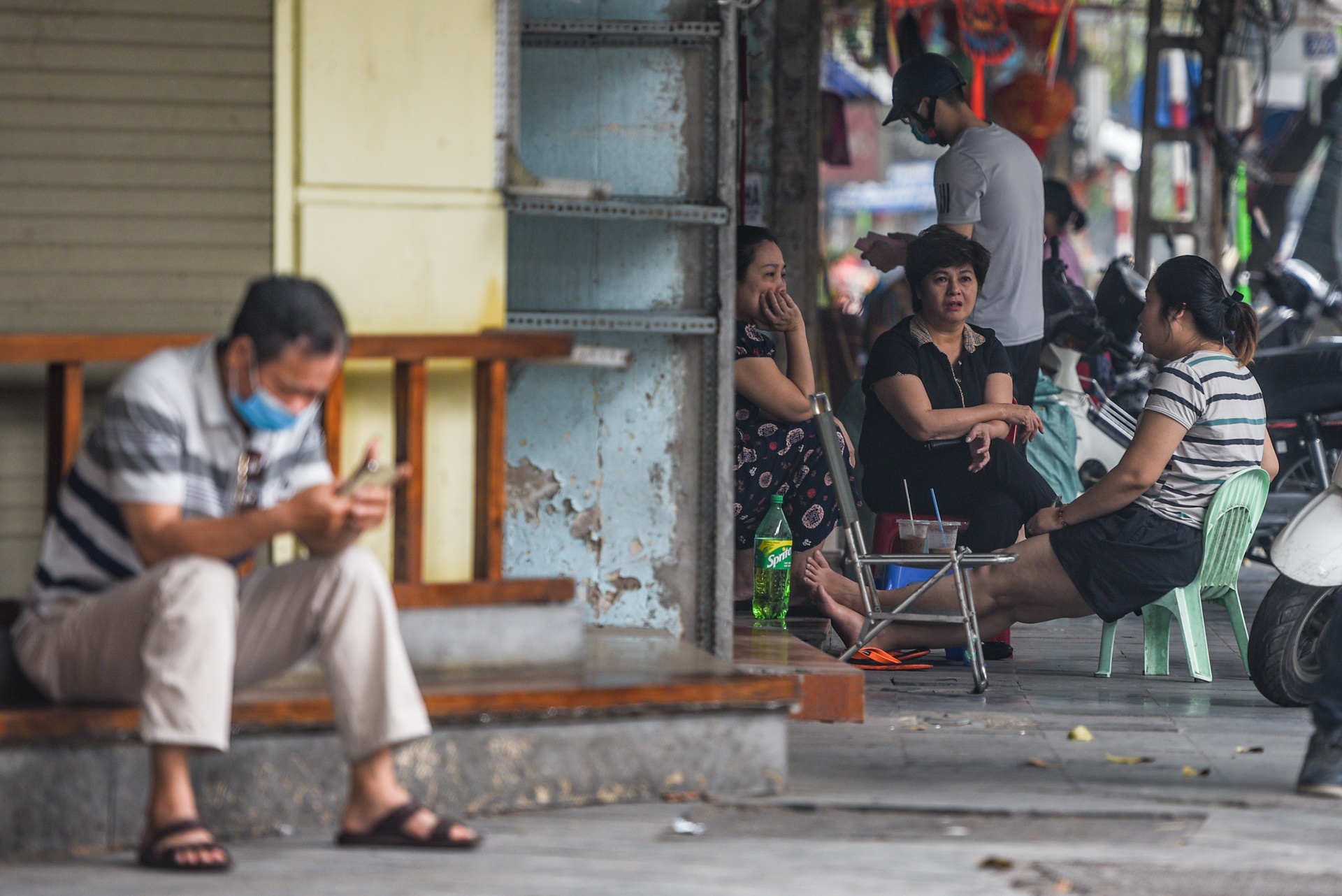 Ha Noi ngay cuoi cung cach ly xa hoi anh 3