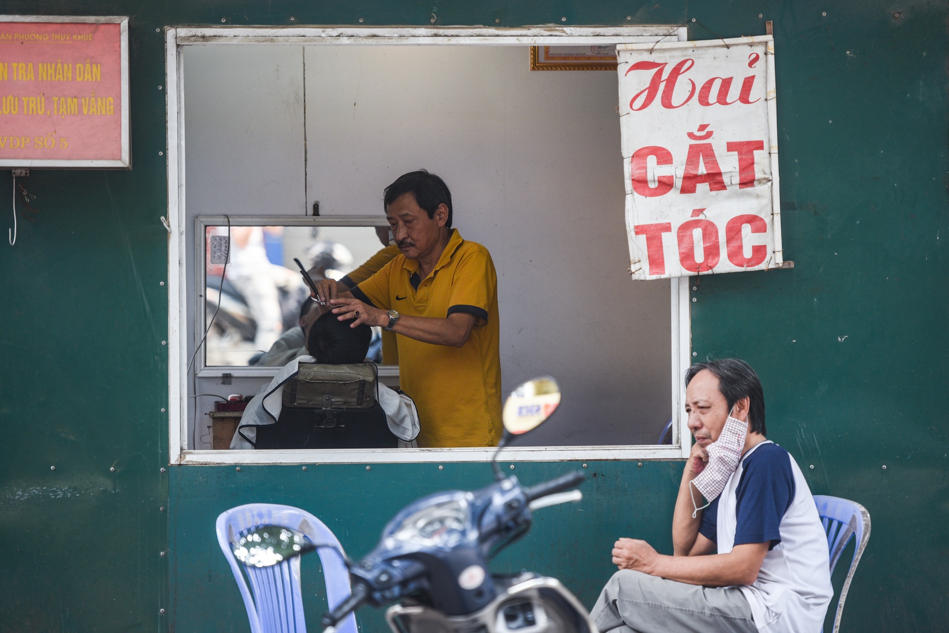 Ha Noi ngay cuoi cung cach ly xa hoi anh 4