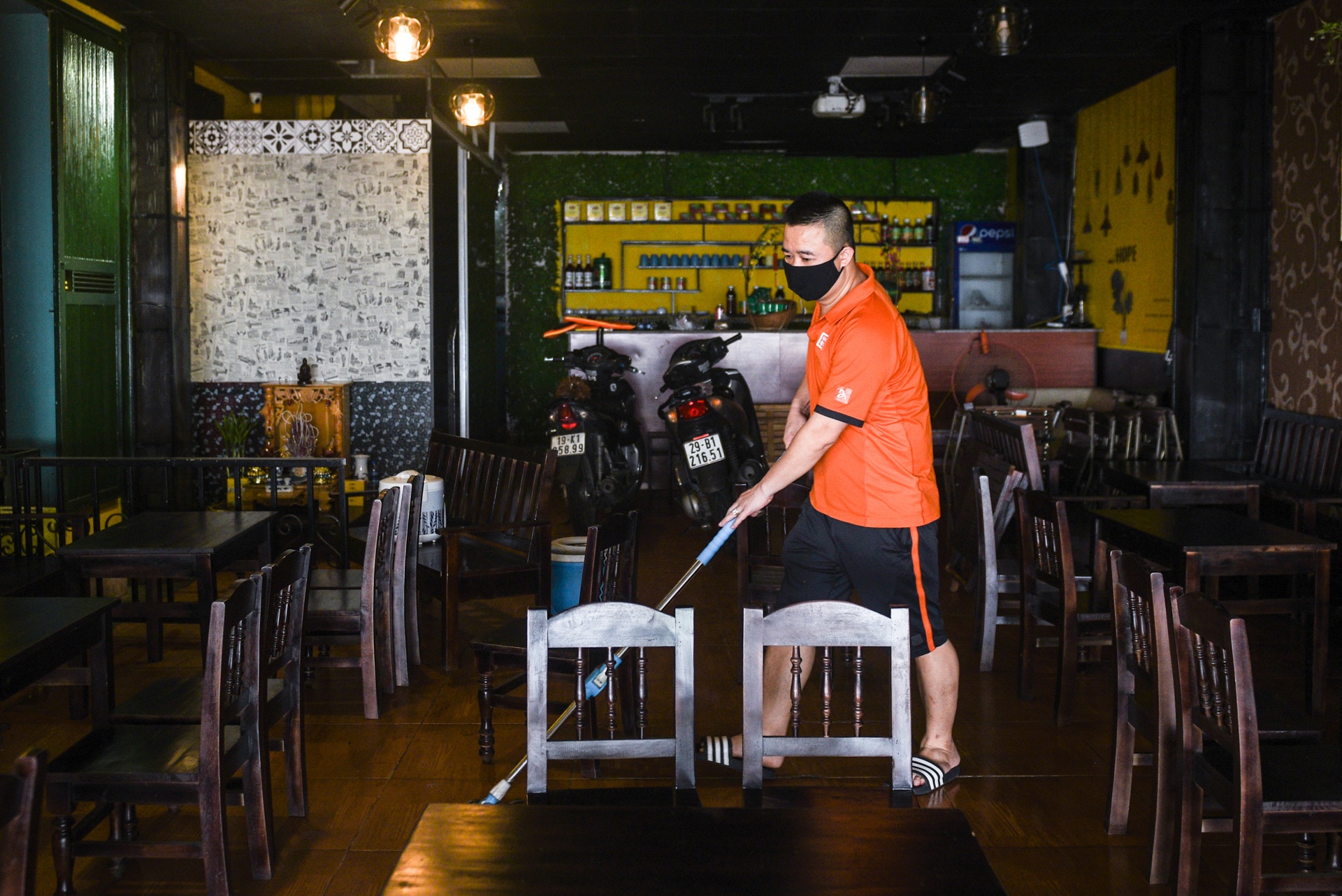 Ha Noi ngay cuoi cung cach ly xa hoi anh 5