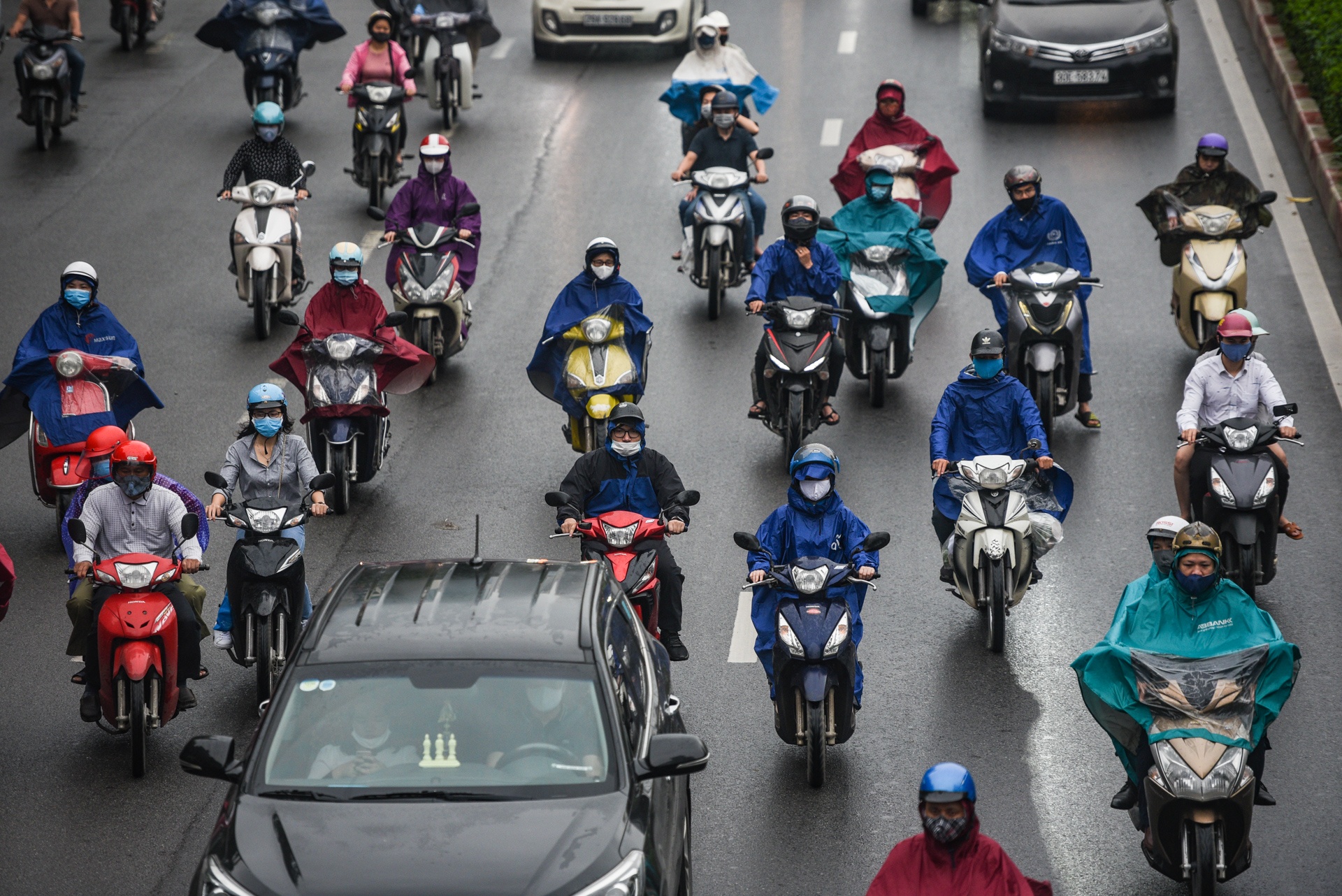 Ha Noi trong ngay cuoi cung cach ly xa hoi 22/4 hinh anh