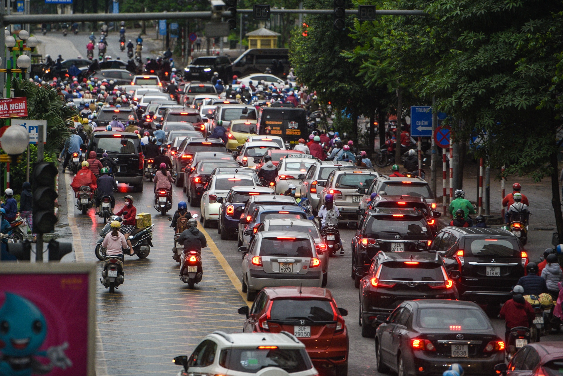 Ha Noi un tac trong ngay dau dung cach ly anh 2