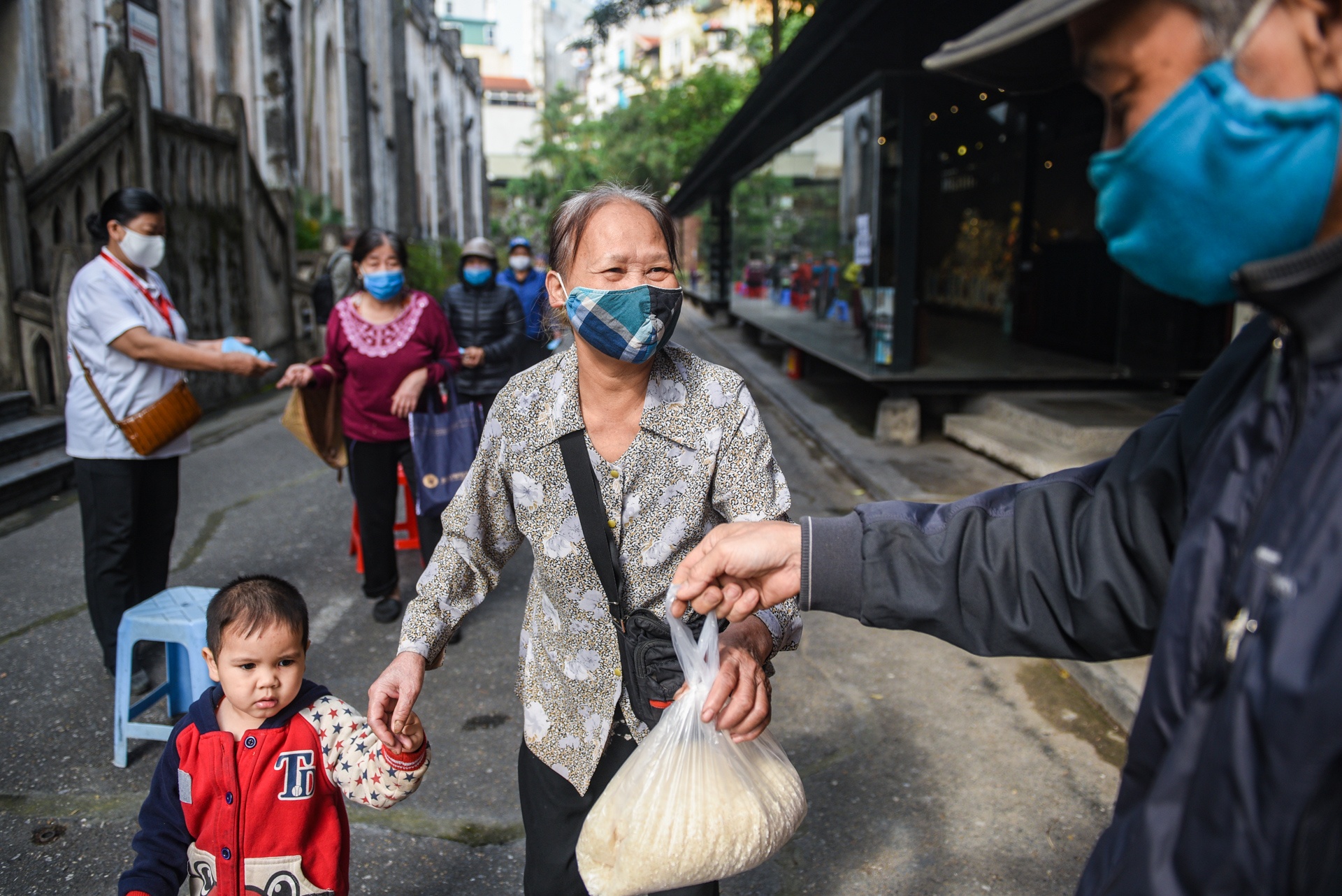 nha tho lon phat gao mien phi anh 7