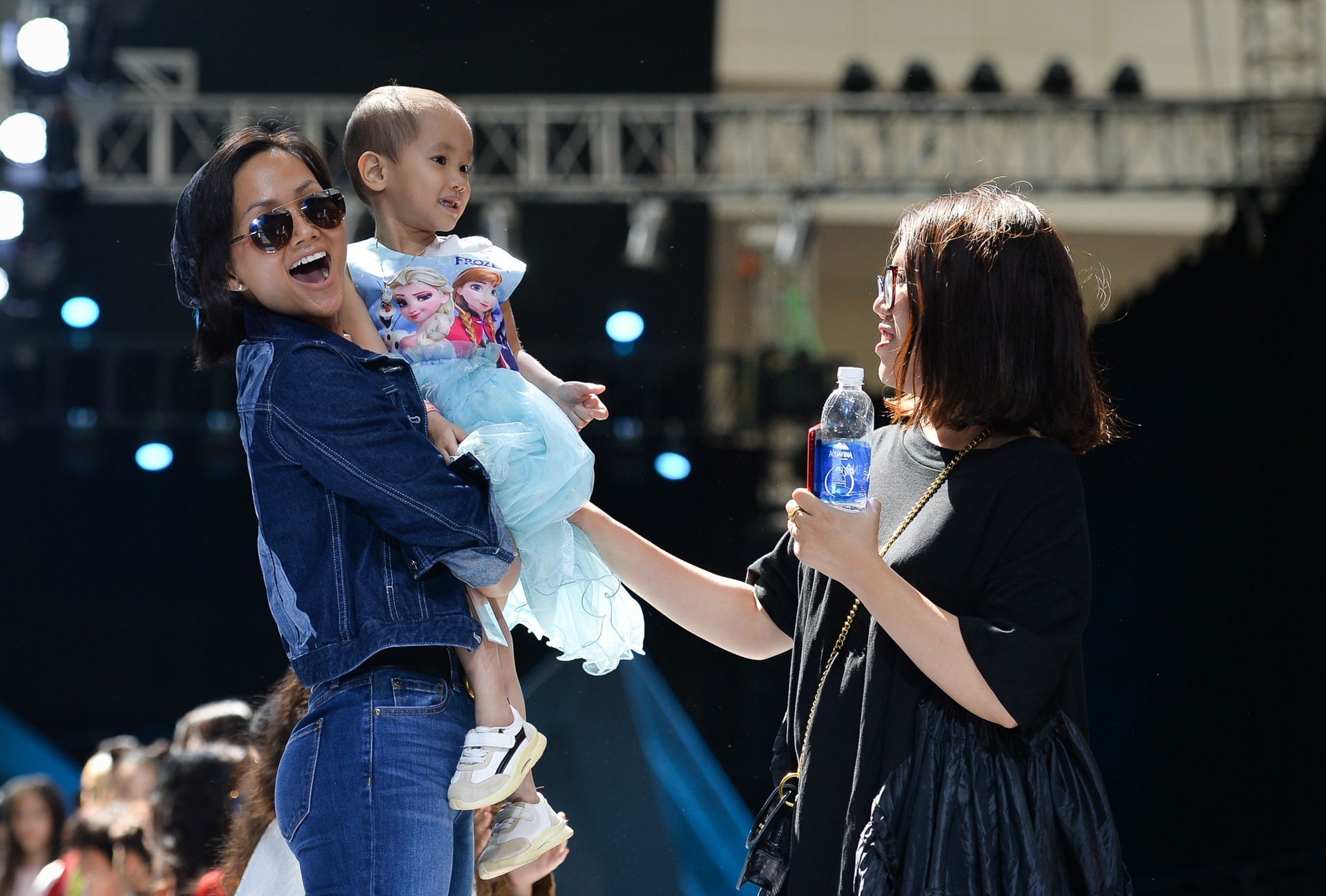 mau nhi qua doi vi ung thu mau anh 4