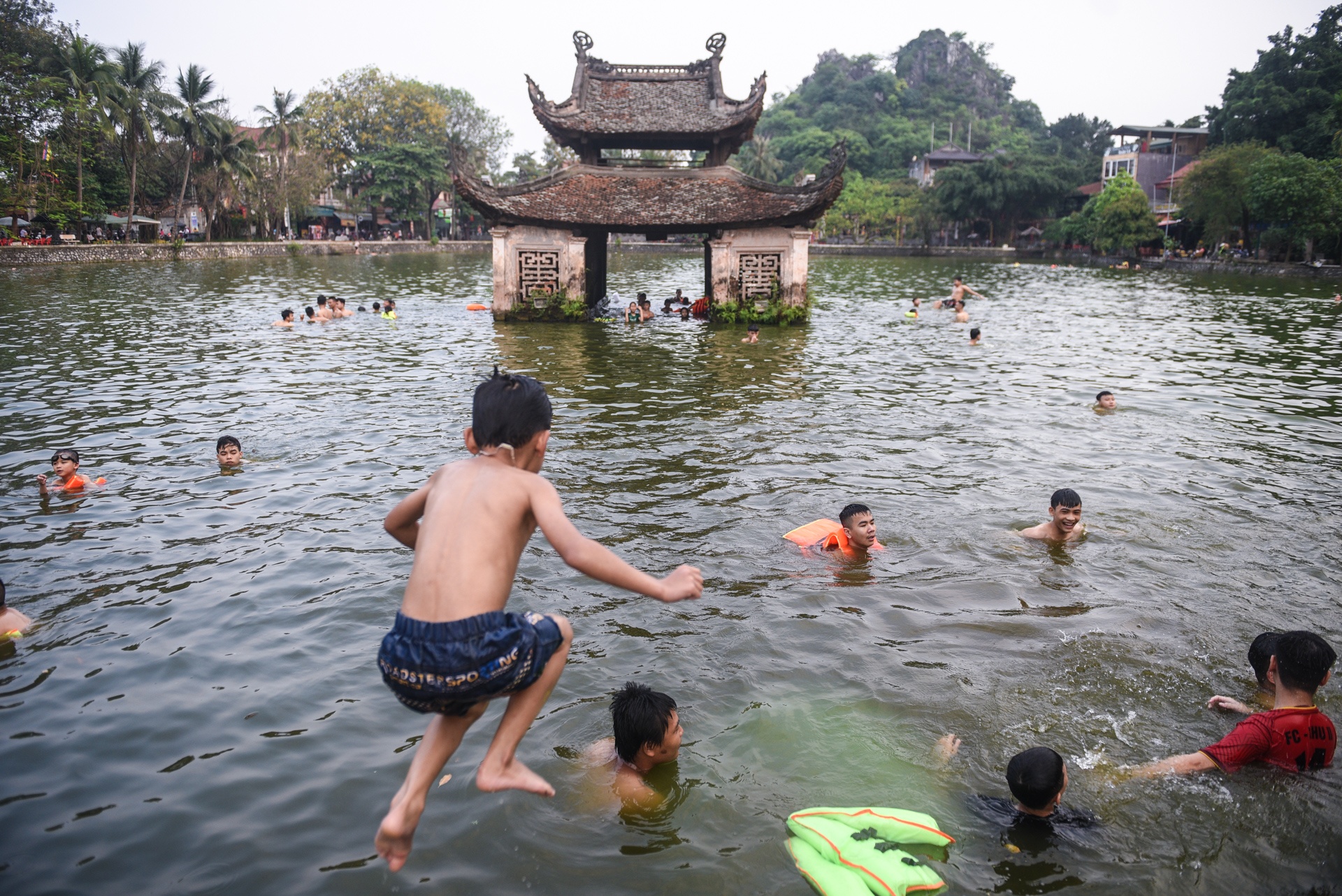 Giai nhiet ngay nang 38 do anh 1