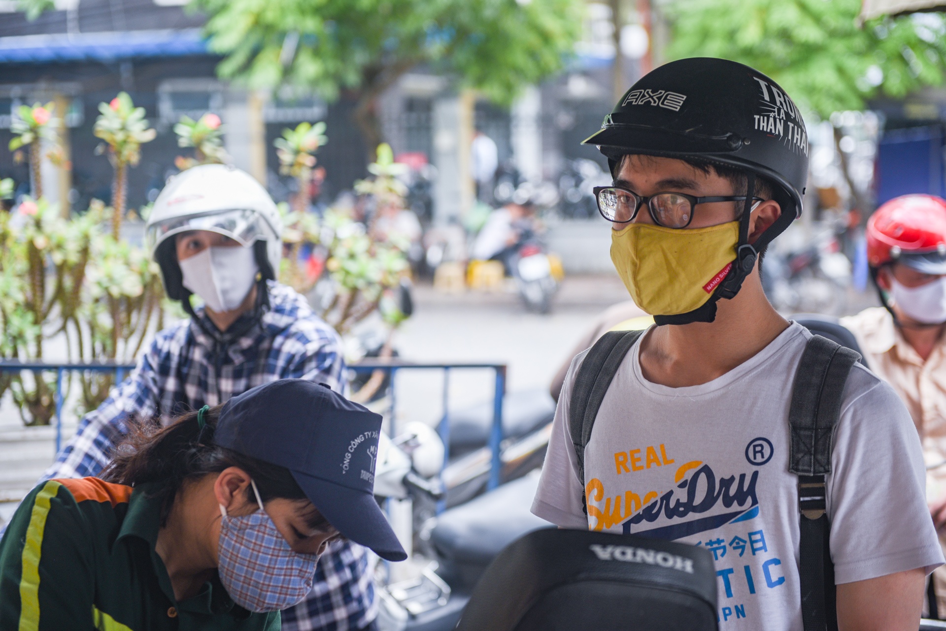 ha noi truoc gio xang tang gia anh 3