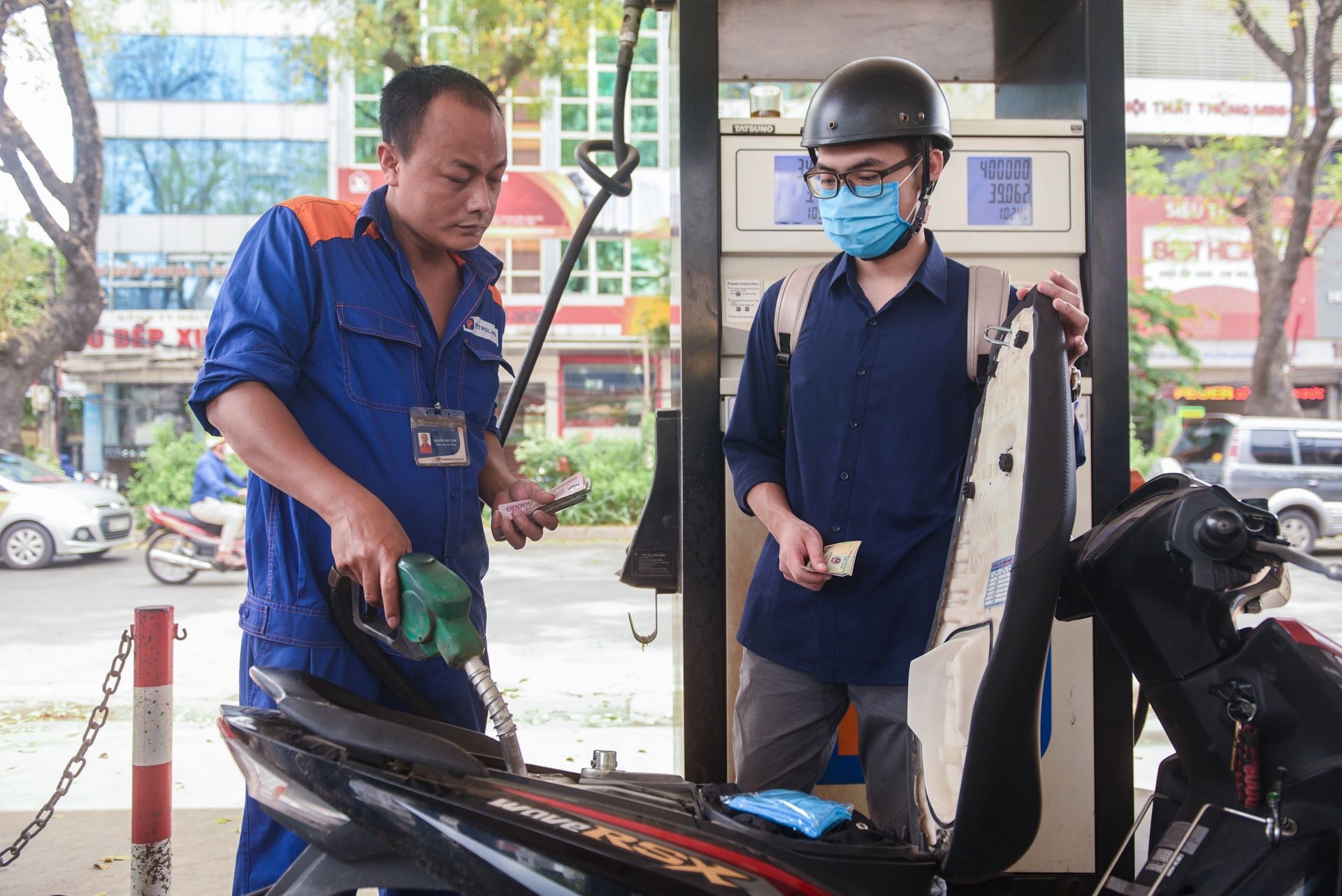 ha noi truoc gio xang tang gia anh 8