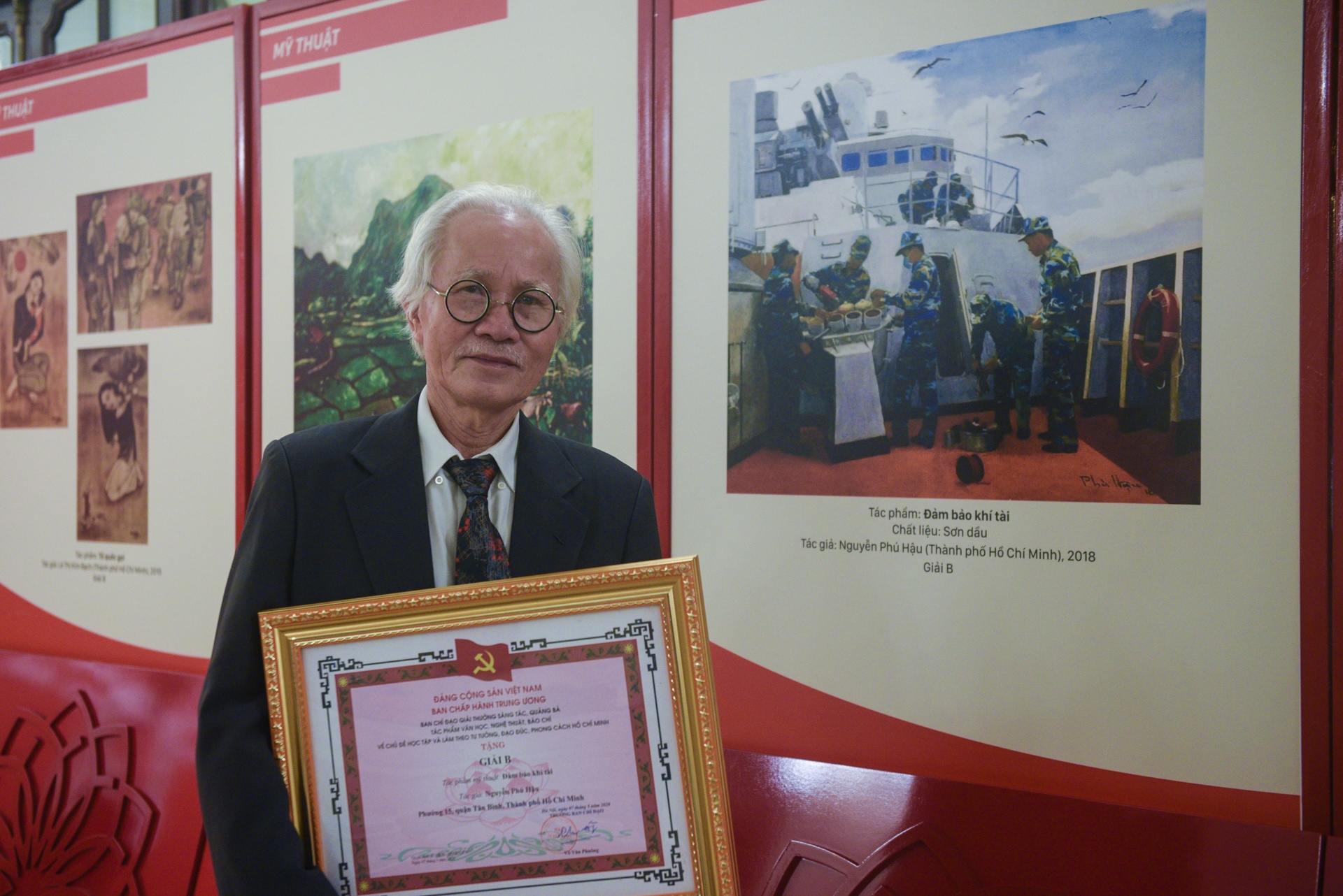 Trao giai thuong hoc tap va lam theo Bac anh 9