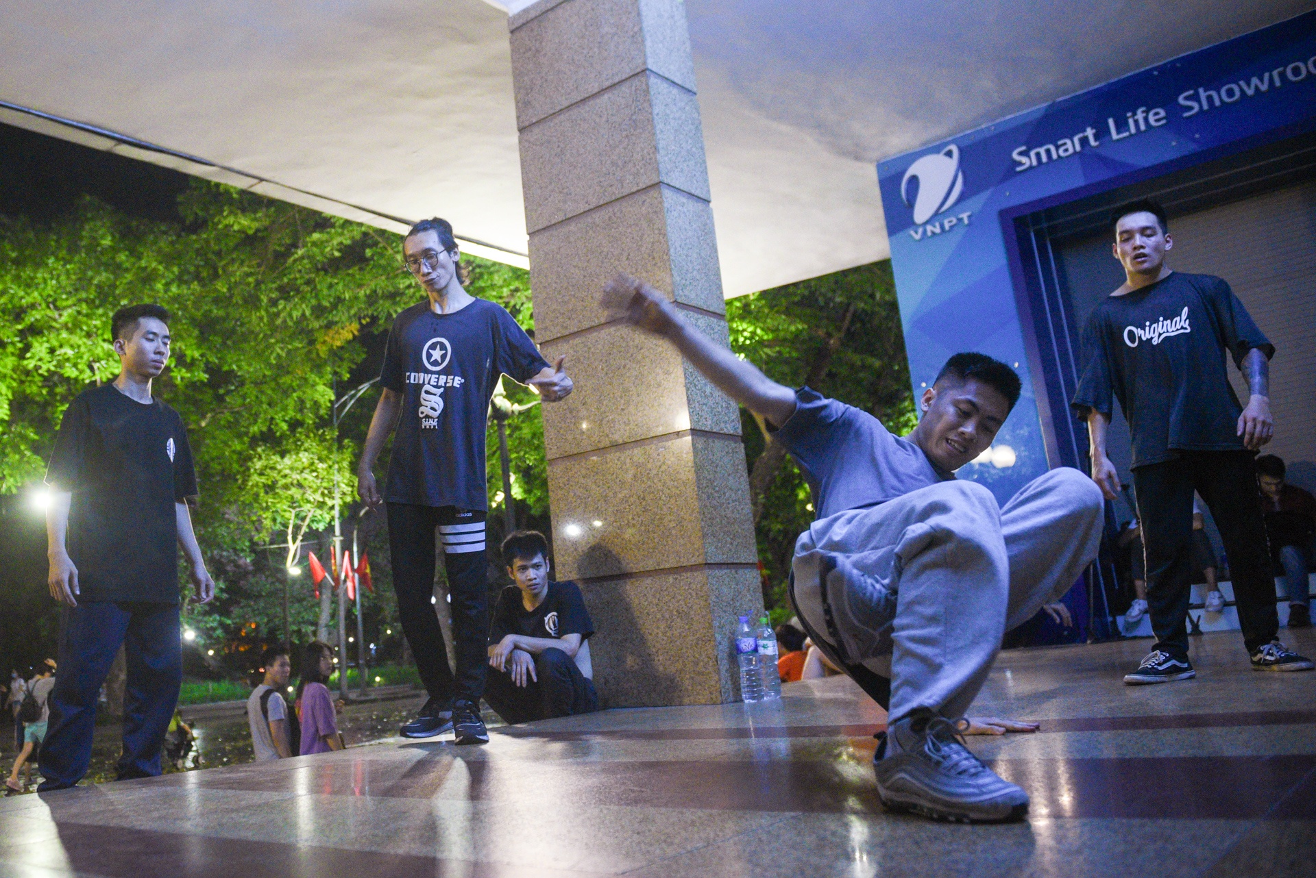 Pho di bo Ho Guom hoat dong tro lai anh 6