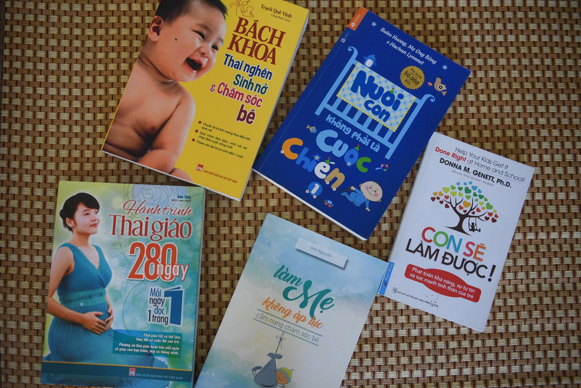 Cap doi cung mat 1 chan anh 24