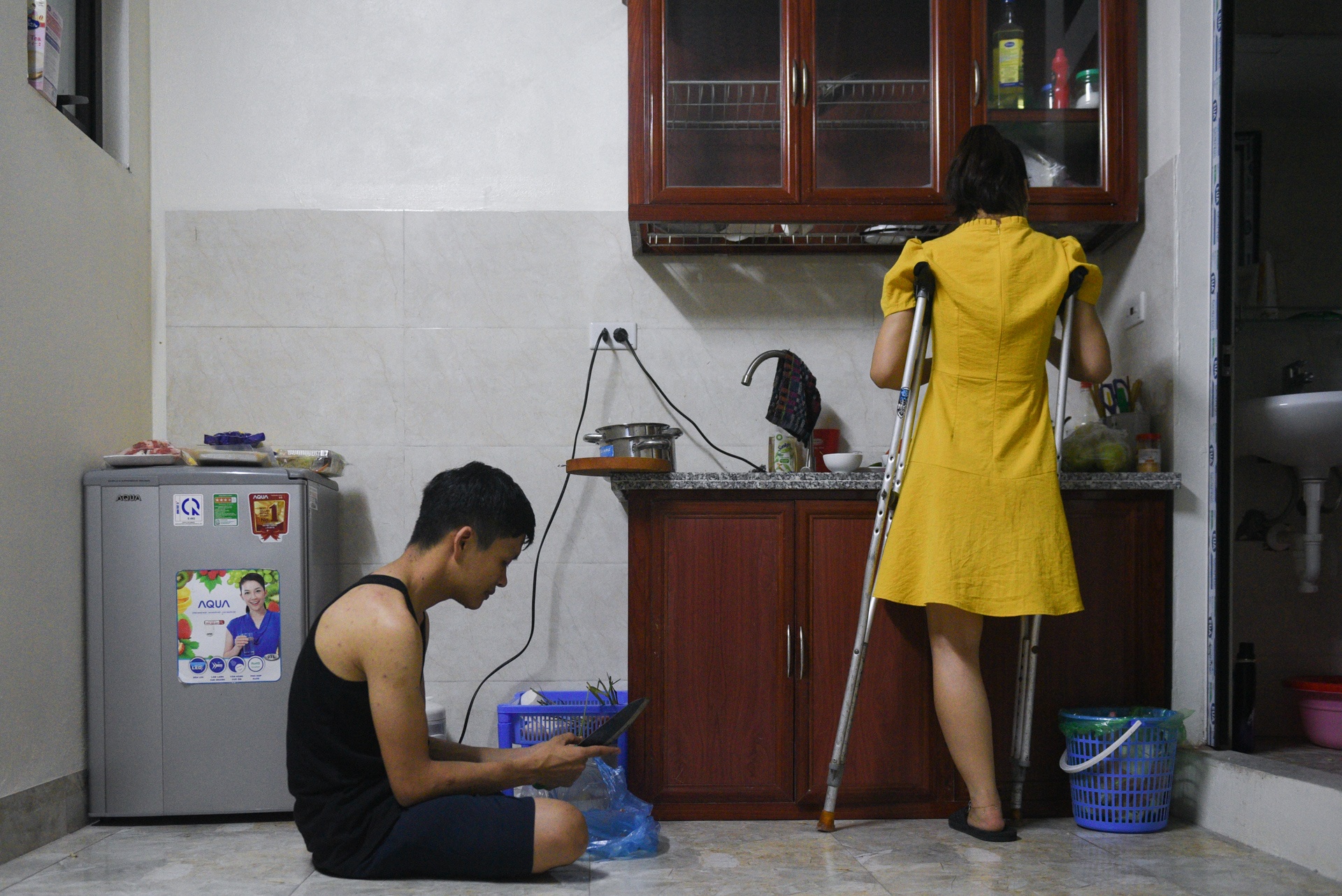 Cap doi cung mat 1 chan anh 8