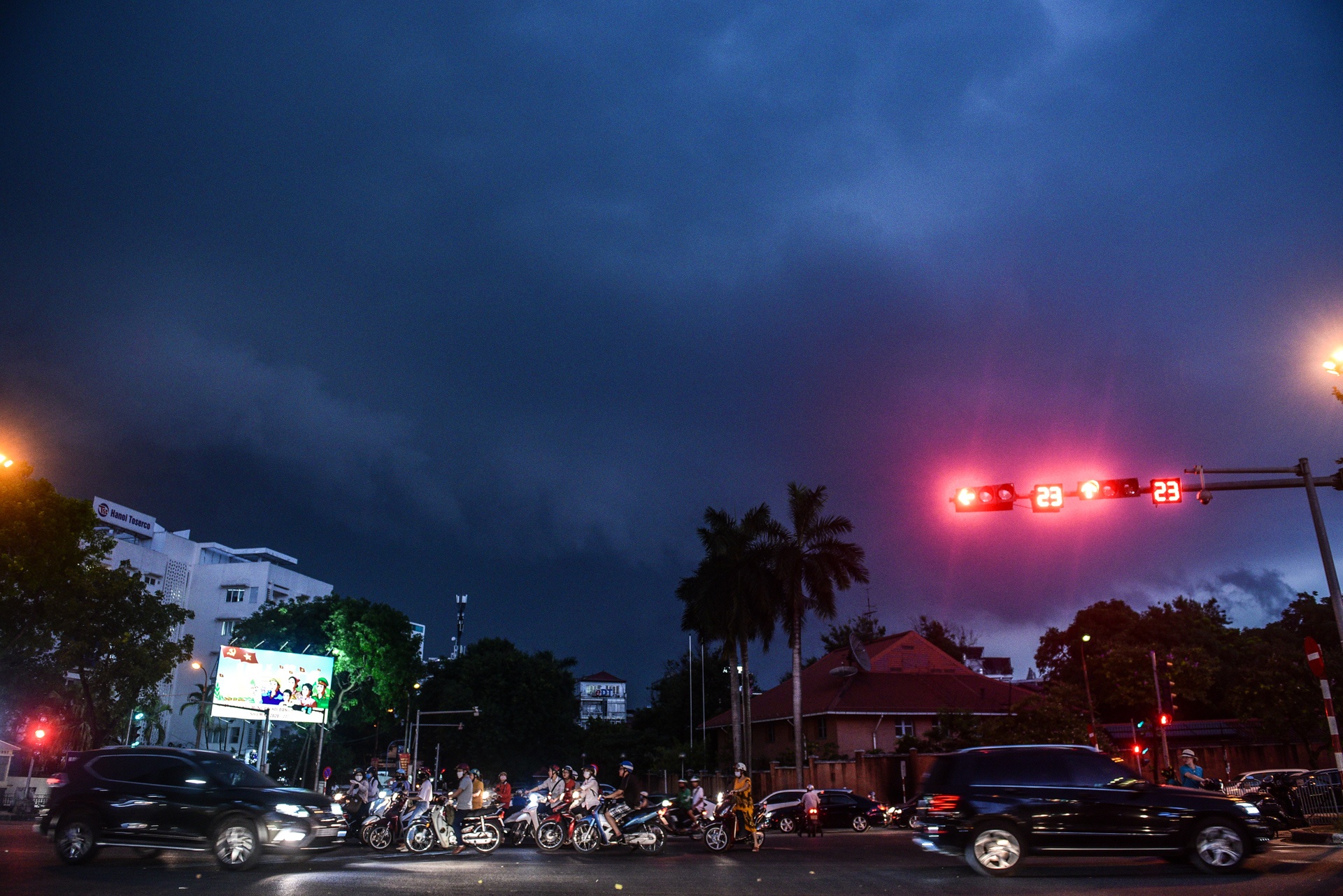 mua lon giai nhiet Ha Noi anh 1