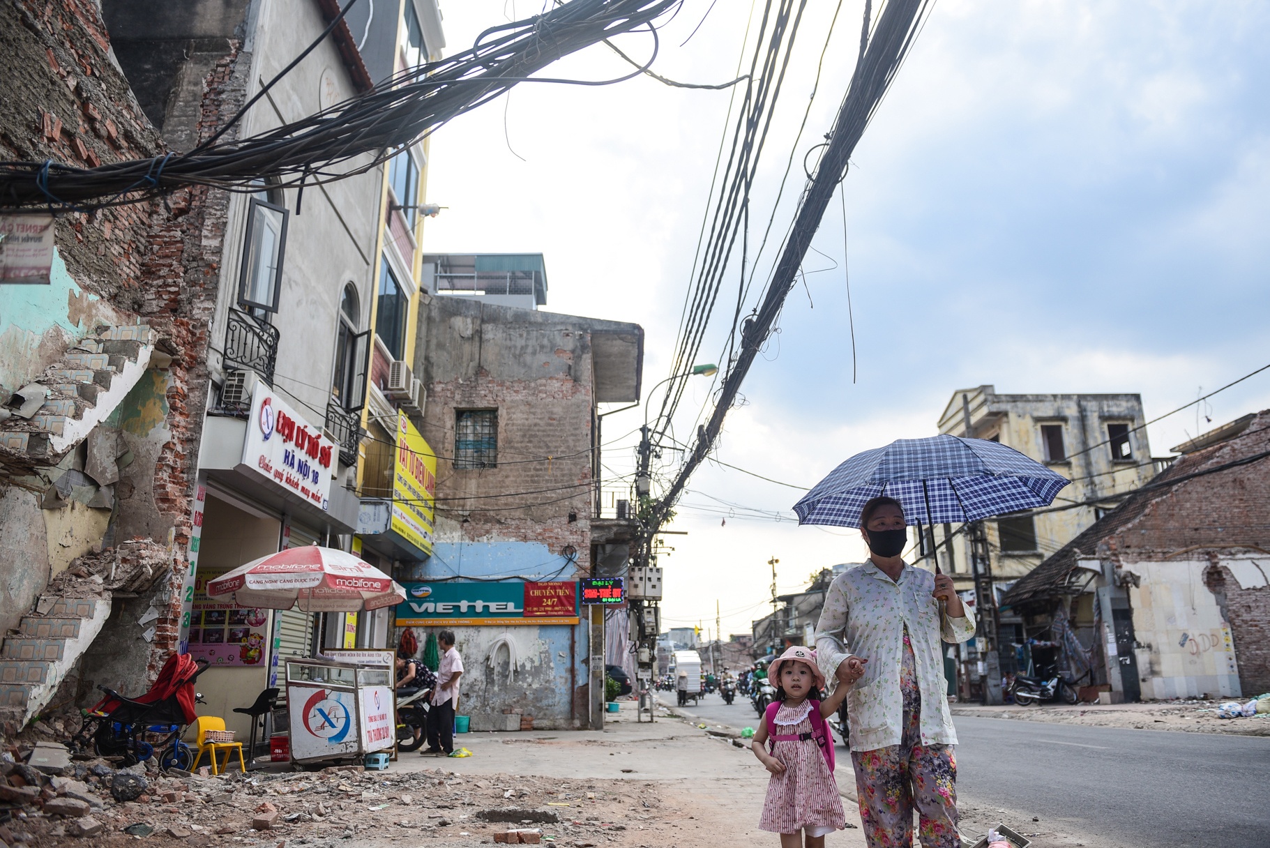 day dien chang chit tuyen pho Ha Noi anh 10