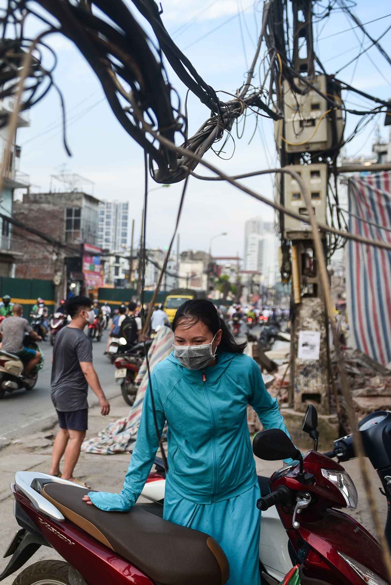 day dien chang chit tuyen pho Ha Noi anh 8