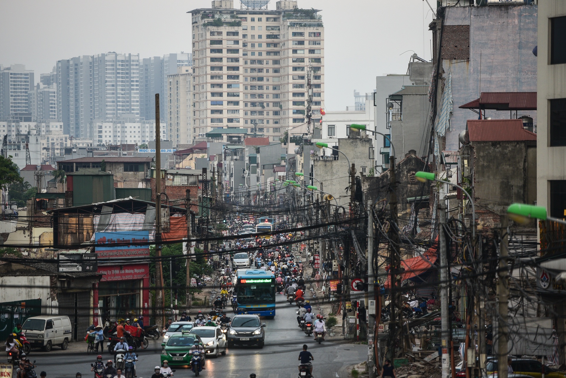 day dien chang chit tuyen pho Ha Noi anh 6