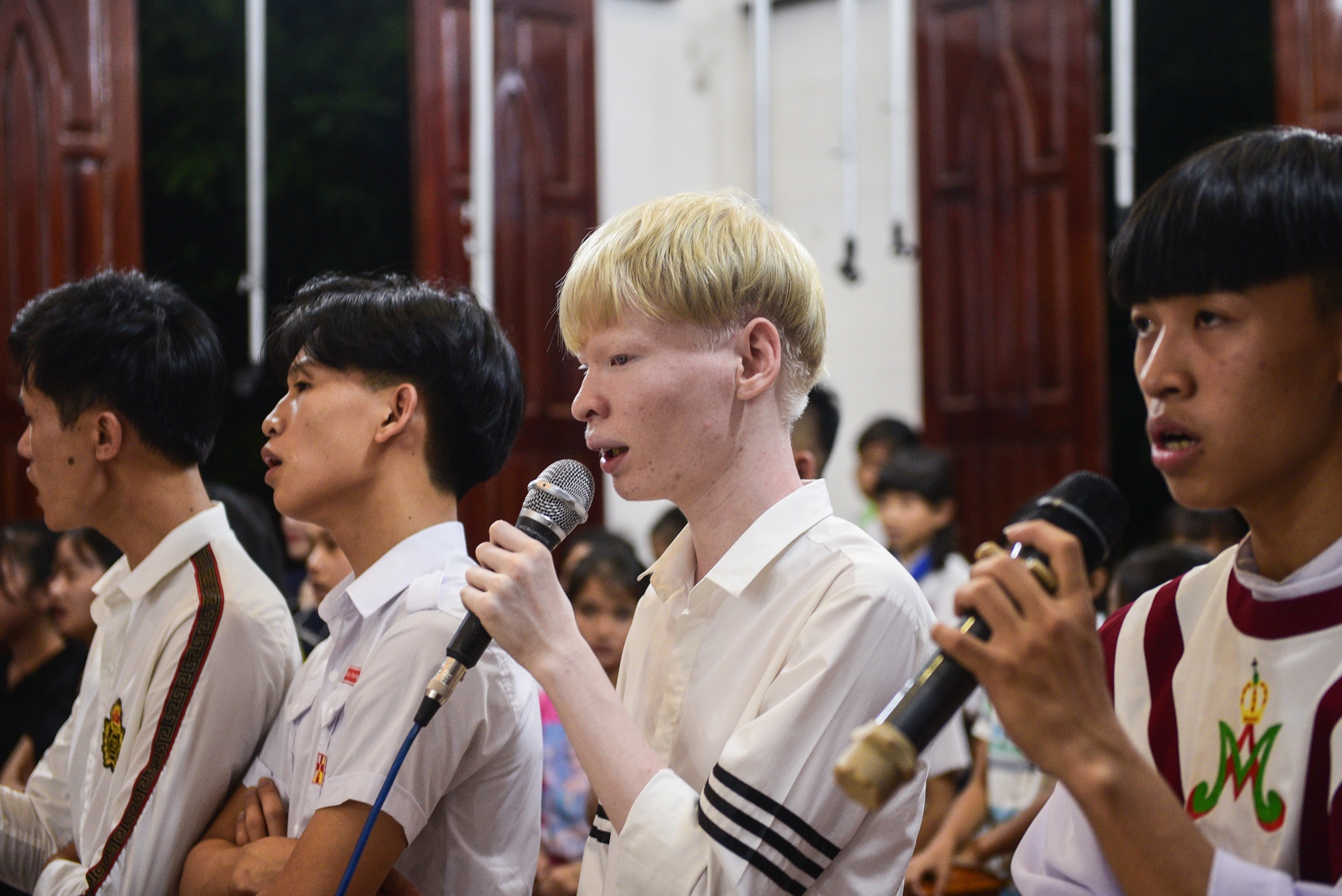 cặp đôi song sinh bạch tạng ảnh 15 cap doi song sinh bach tang anh 15