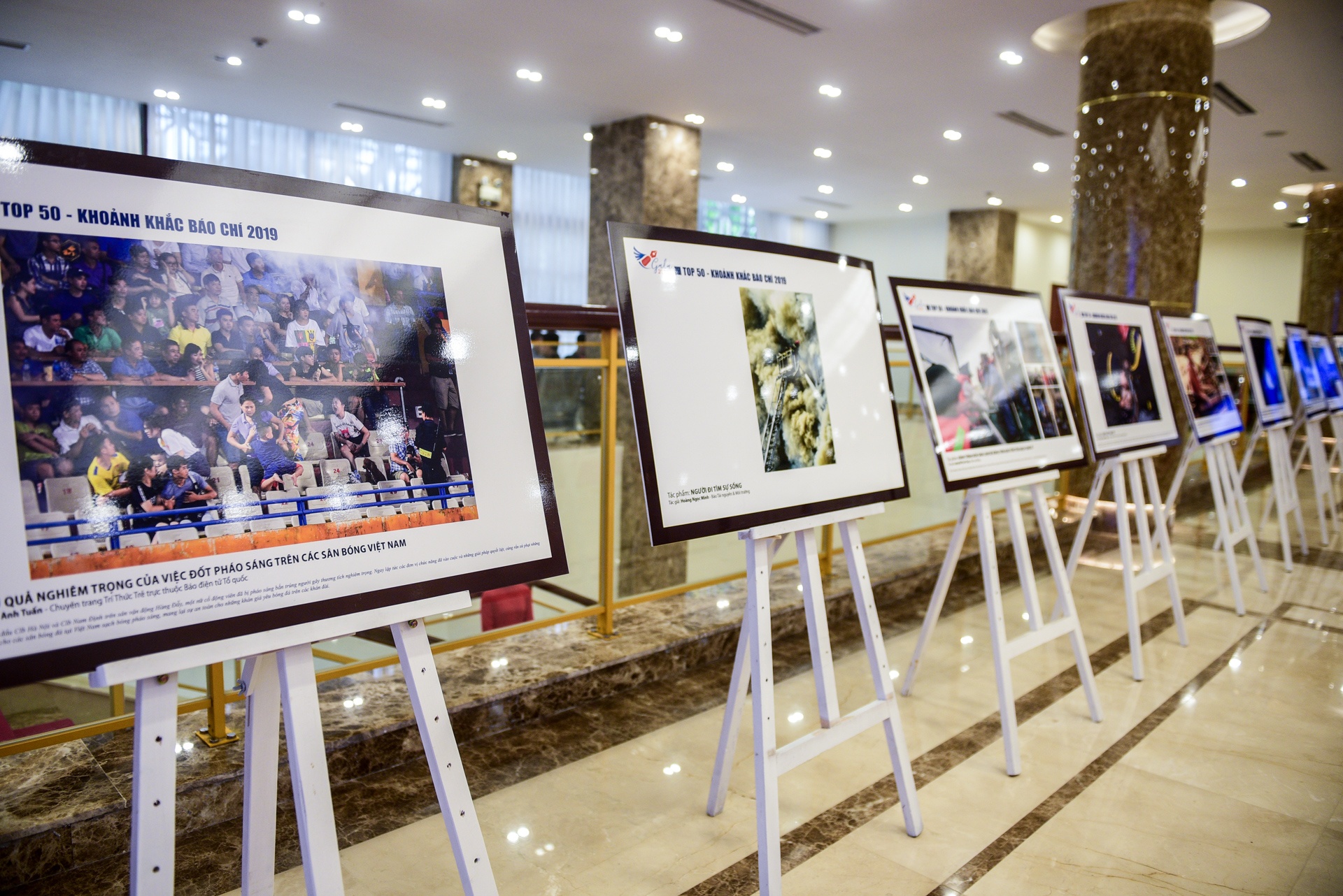 Anh zing lot top 10 khoanh khac bao chi anh 1