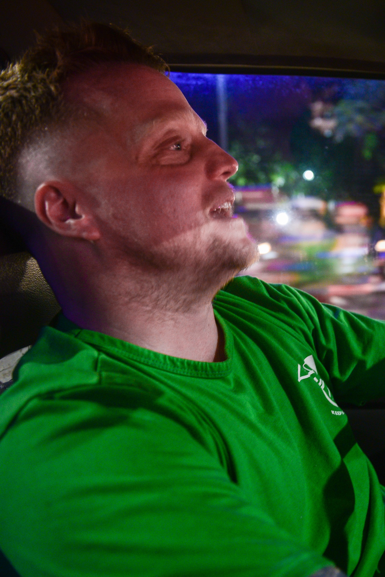 Chang trai nguoi My 4 nam don rac quanh Ha Noi anh 24