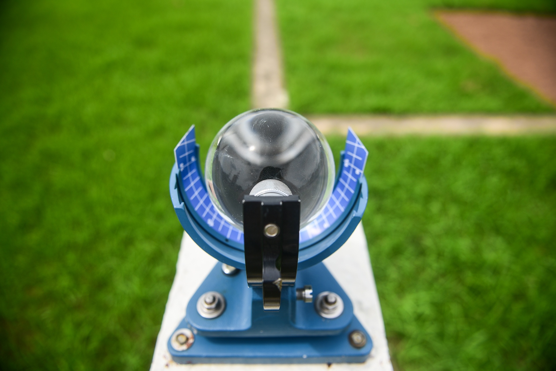 nhân viên khí tượng trong ngày nắng 40 độ C ảnh 3 nhan vien khi tuong trong ngay nang 40 do C anh 3