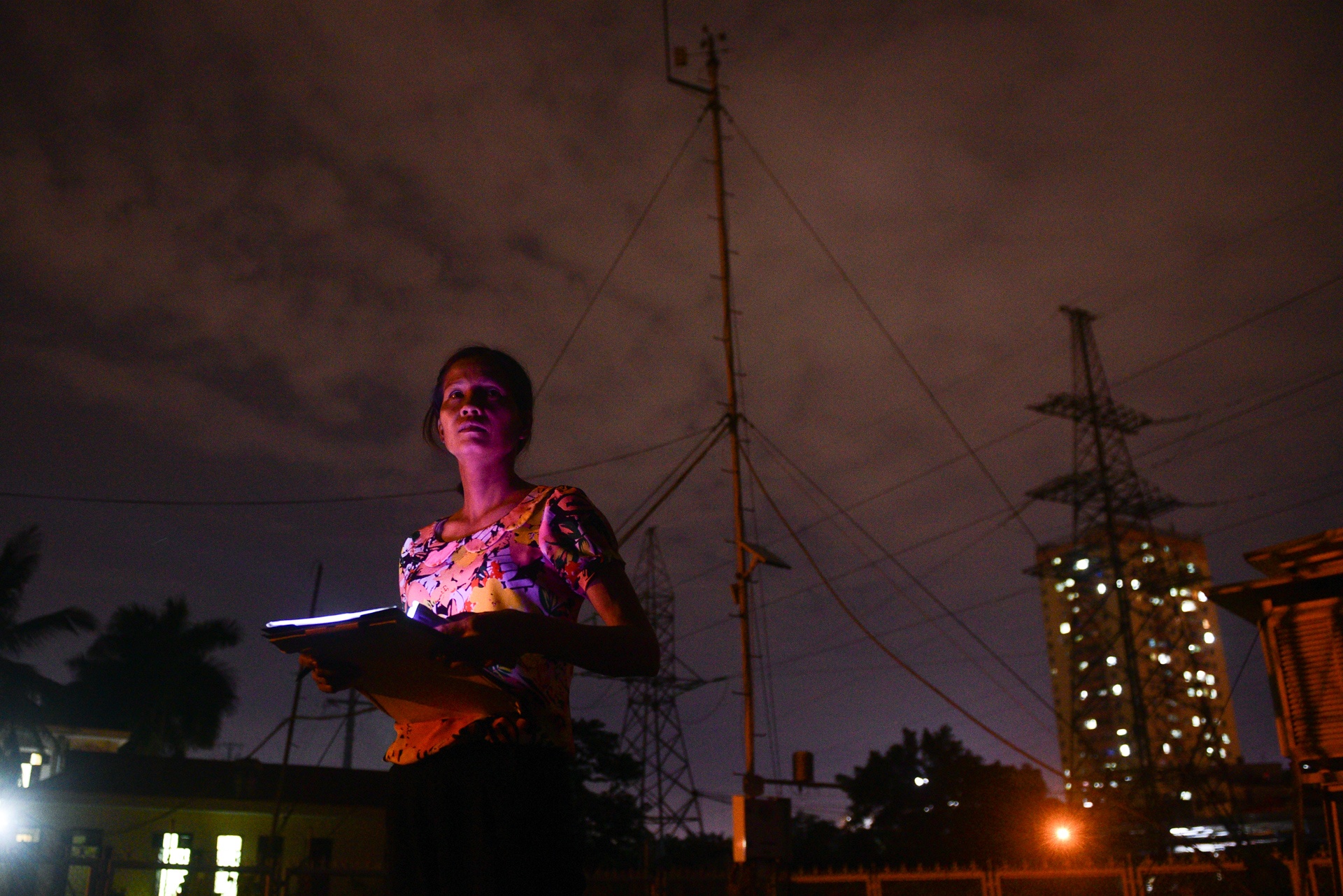 nhân viên khí tượng trong ngày nắng 40 độ C ảnh 25 nhan vien khi tuong trong ngay nang 40 do C anh 25