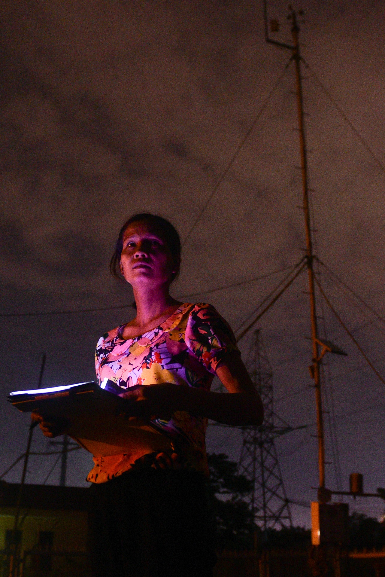 nhân viên khí tượng trong ngày nắng 40 độ C ảnh 26 nhan vien khi tuong trong ngay nang 40 do C anh 26