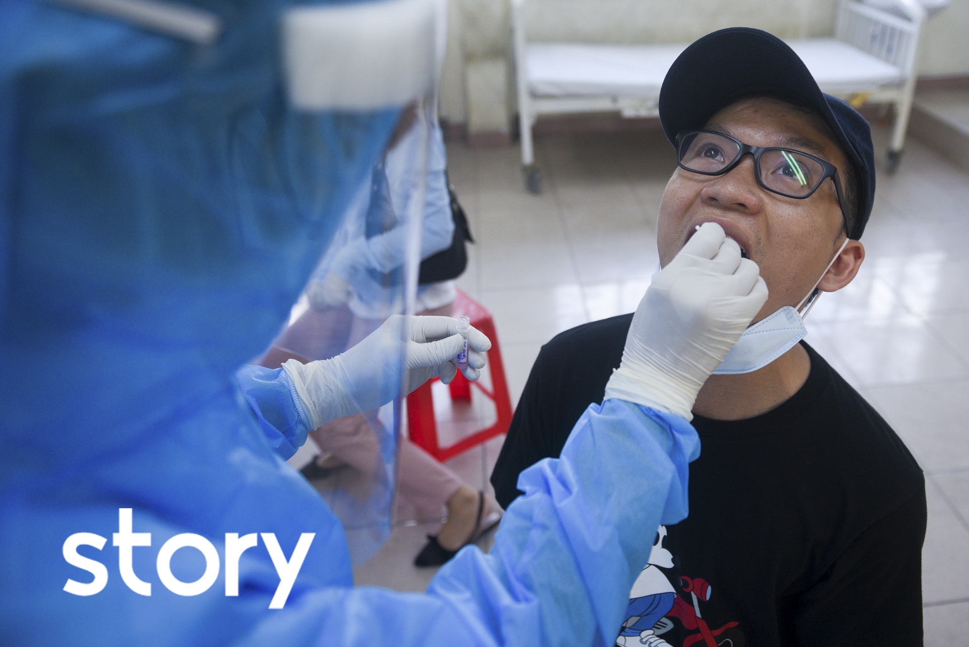 Toi di xet nghiem Covid-19 hinh anh