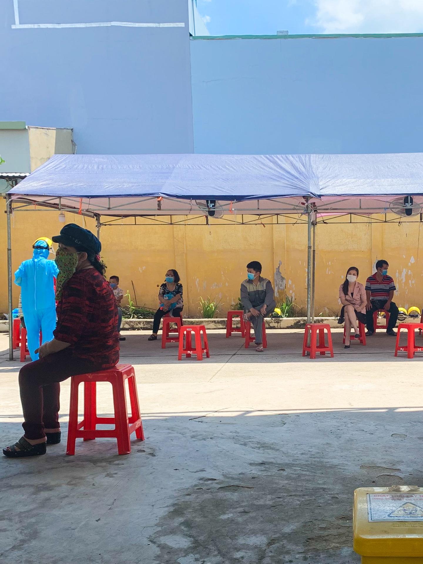 Tôi đi xét nghiệm Covid-19 ảnh 18 Toi di xet nghiem Covid-19 anh 18