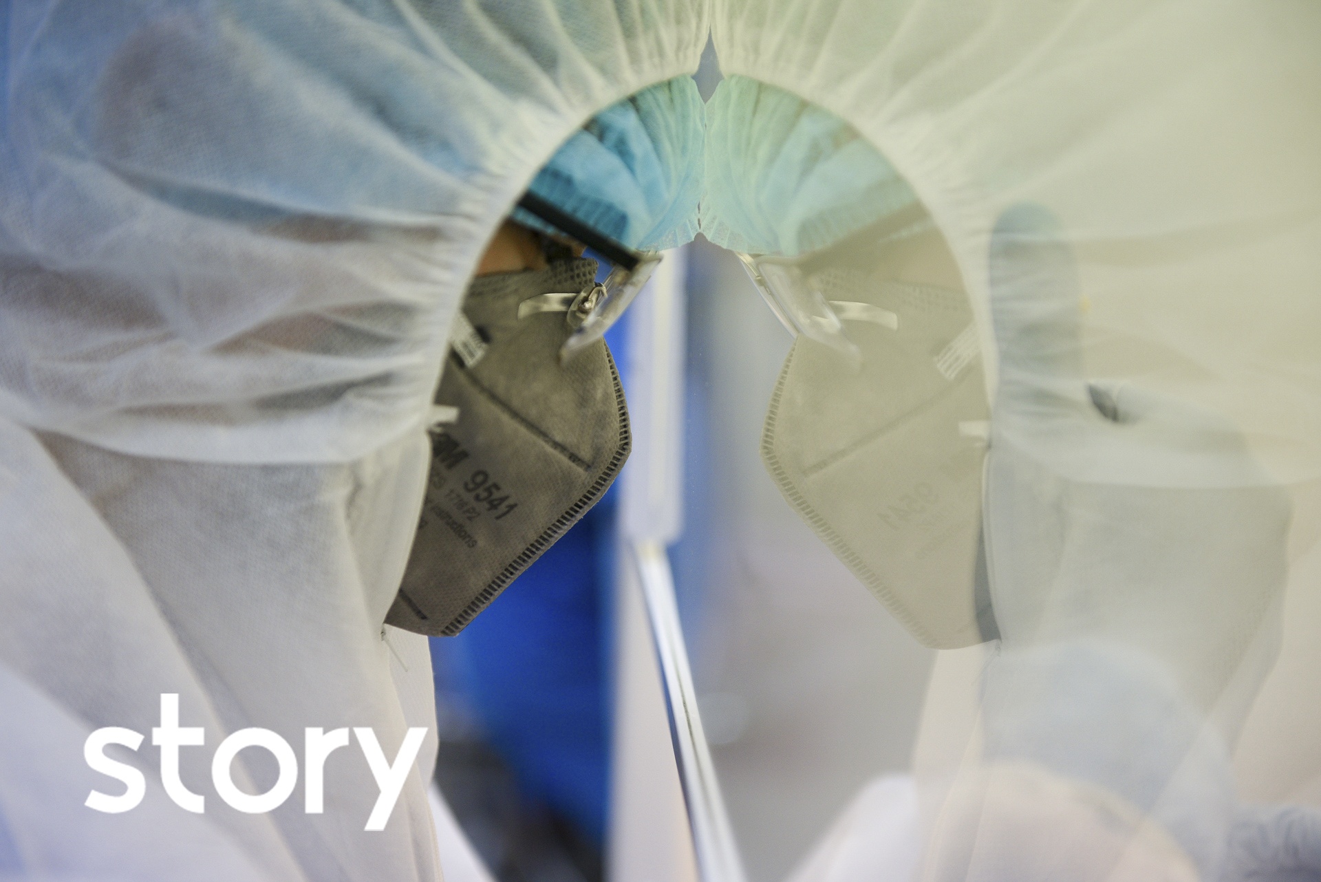 Ben trong cong xuong tim SARS-CoV-2 o TP.HCM hinh anh