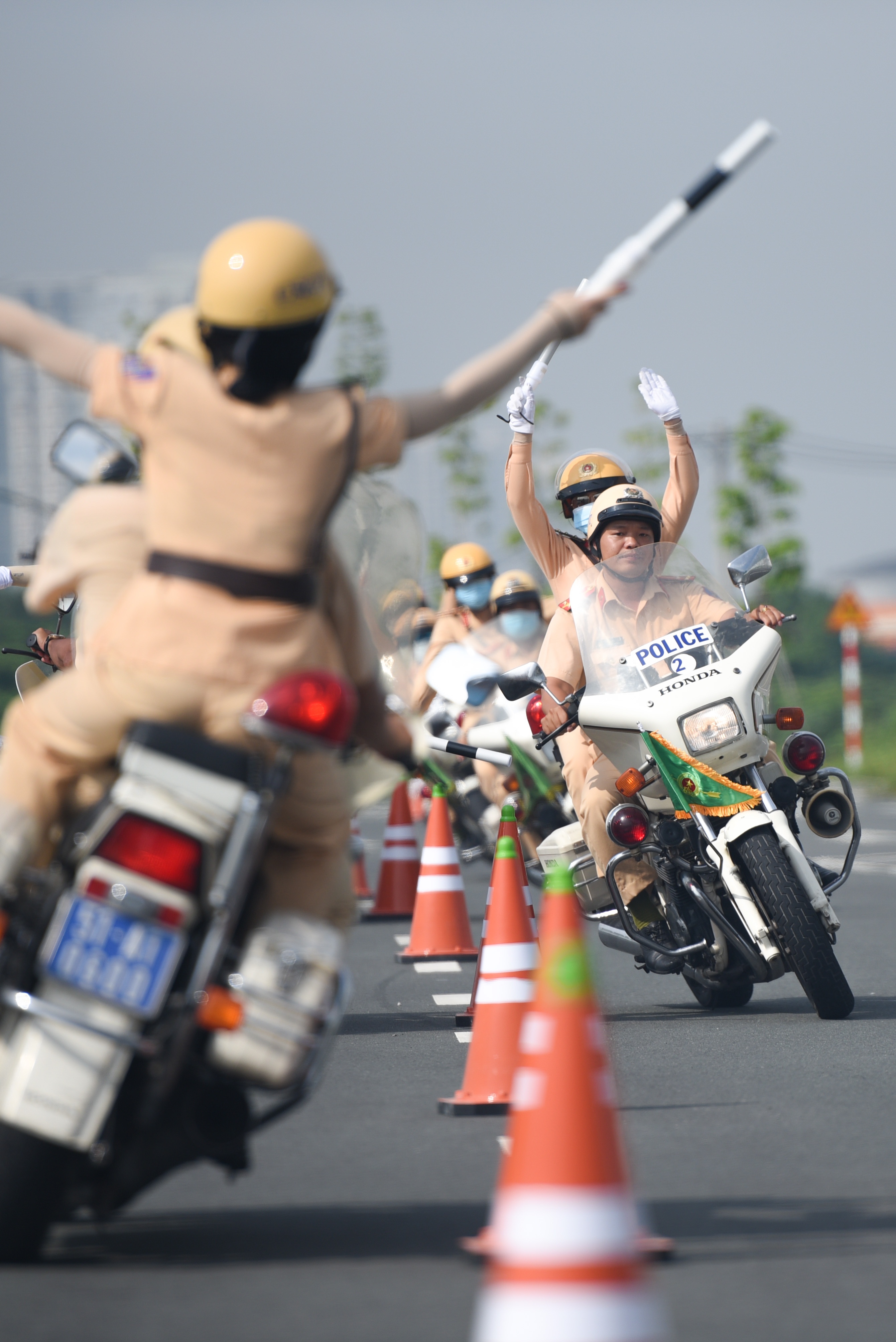 Nu canh sat giao thong anh 18