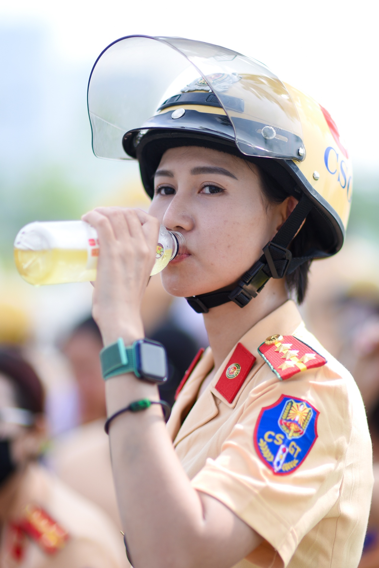 Nu canh sat giao thong anh 22