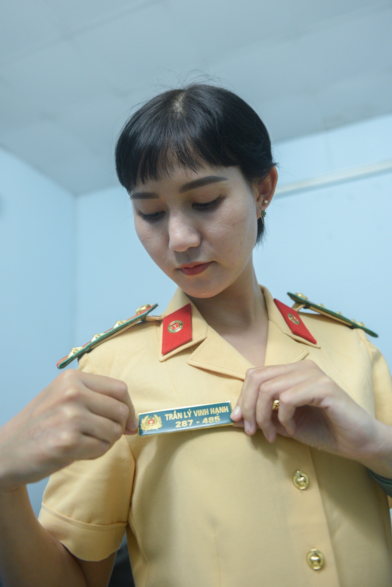 Nu canh sat giao thong anh 6