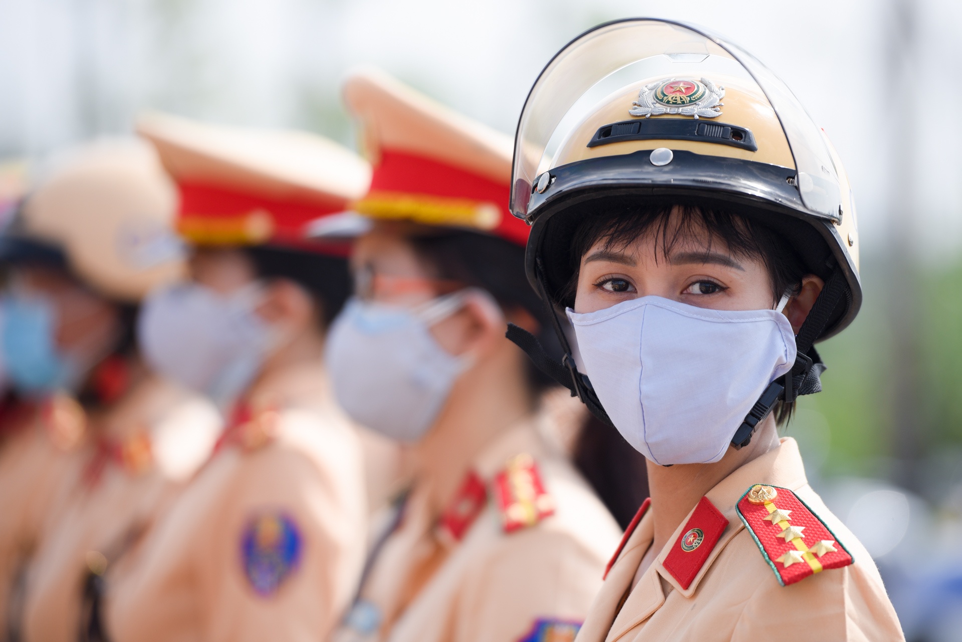 Nu canh sat giao thong anh 15