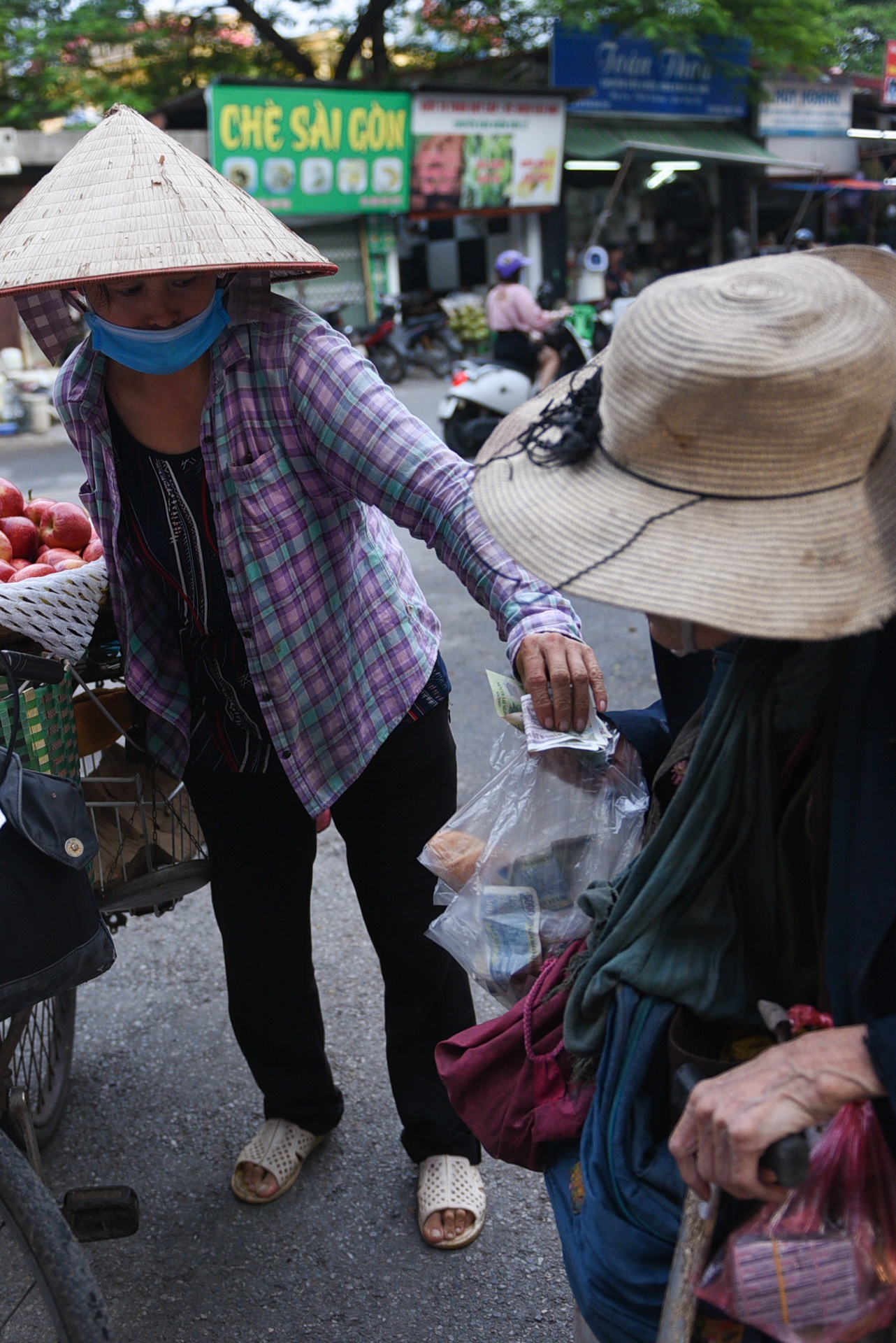 người bán hàng rong là "ký sinh trùng" ảnh 12 nguoi ban hang rong la "ky sinh trung" anh 12