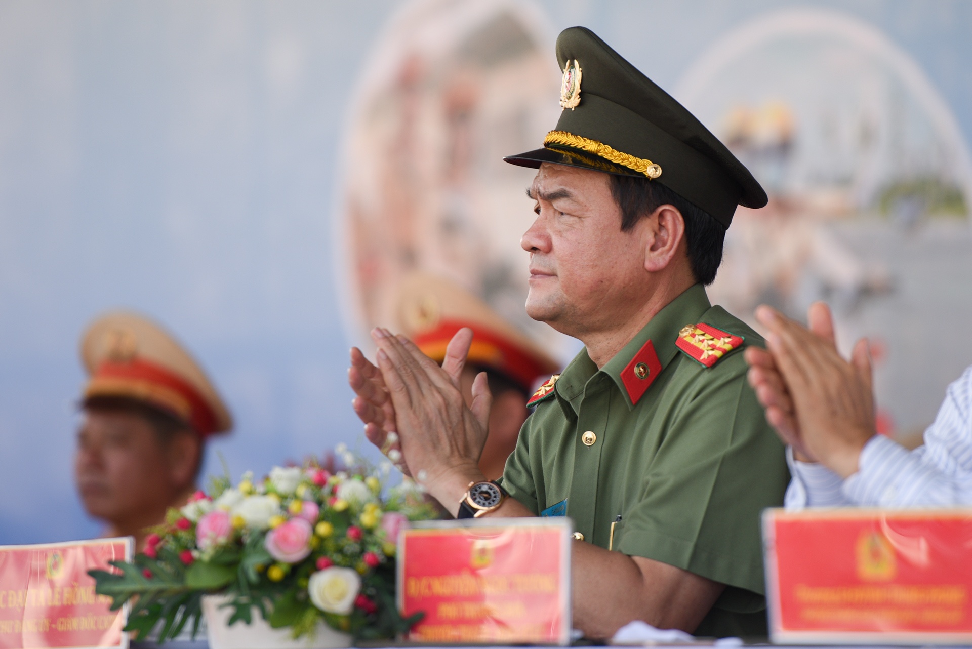 nu CSGT dan doan anh 9